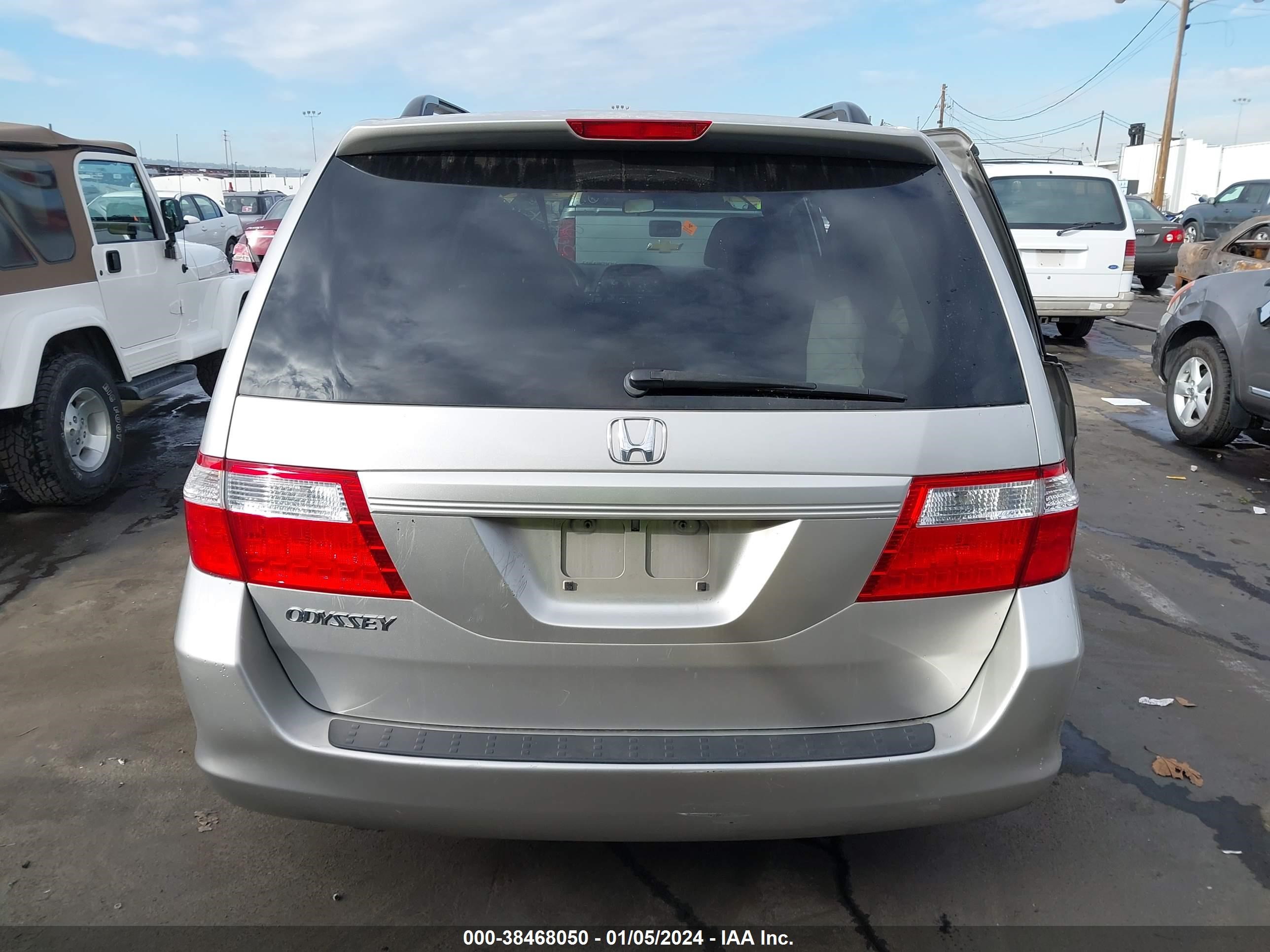 Photo 15 VIN: 5FNRL38447B413428 - HONDA ODYSSEY 