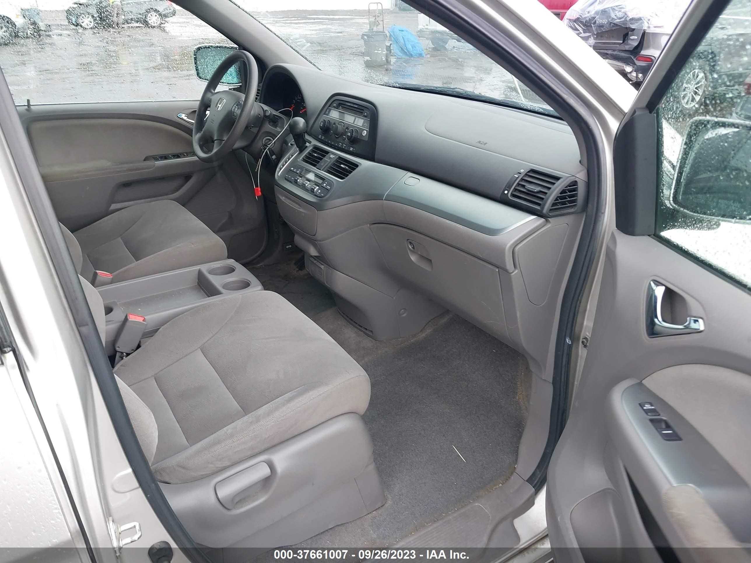 Photo 4 VIN: 5FNRL38448B064689 - HONDA ODYSSEY 