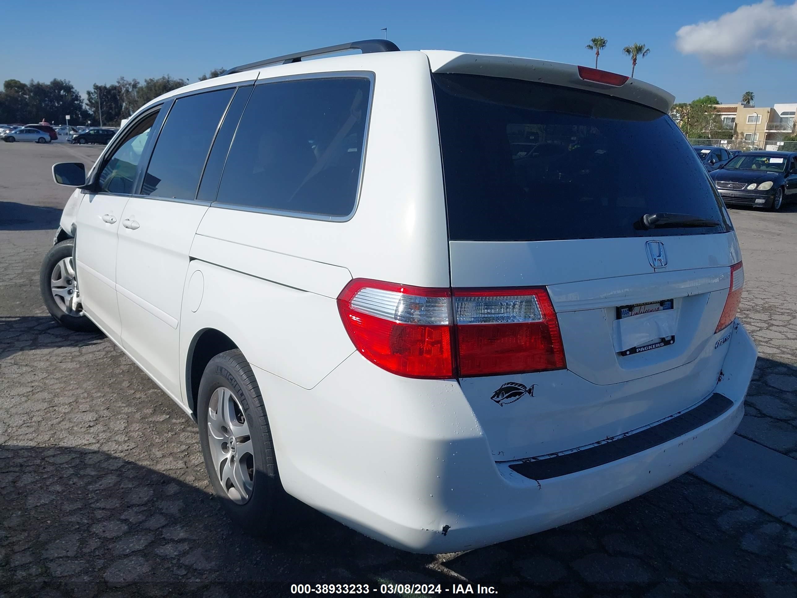 Photo 2 VIN: 5FNRL38455B006618 - HONDA ODYSSEY 