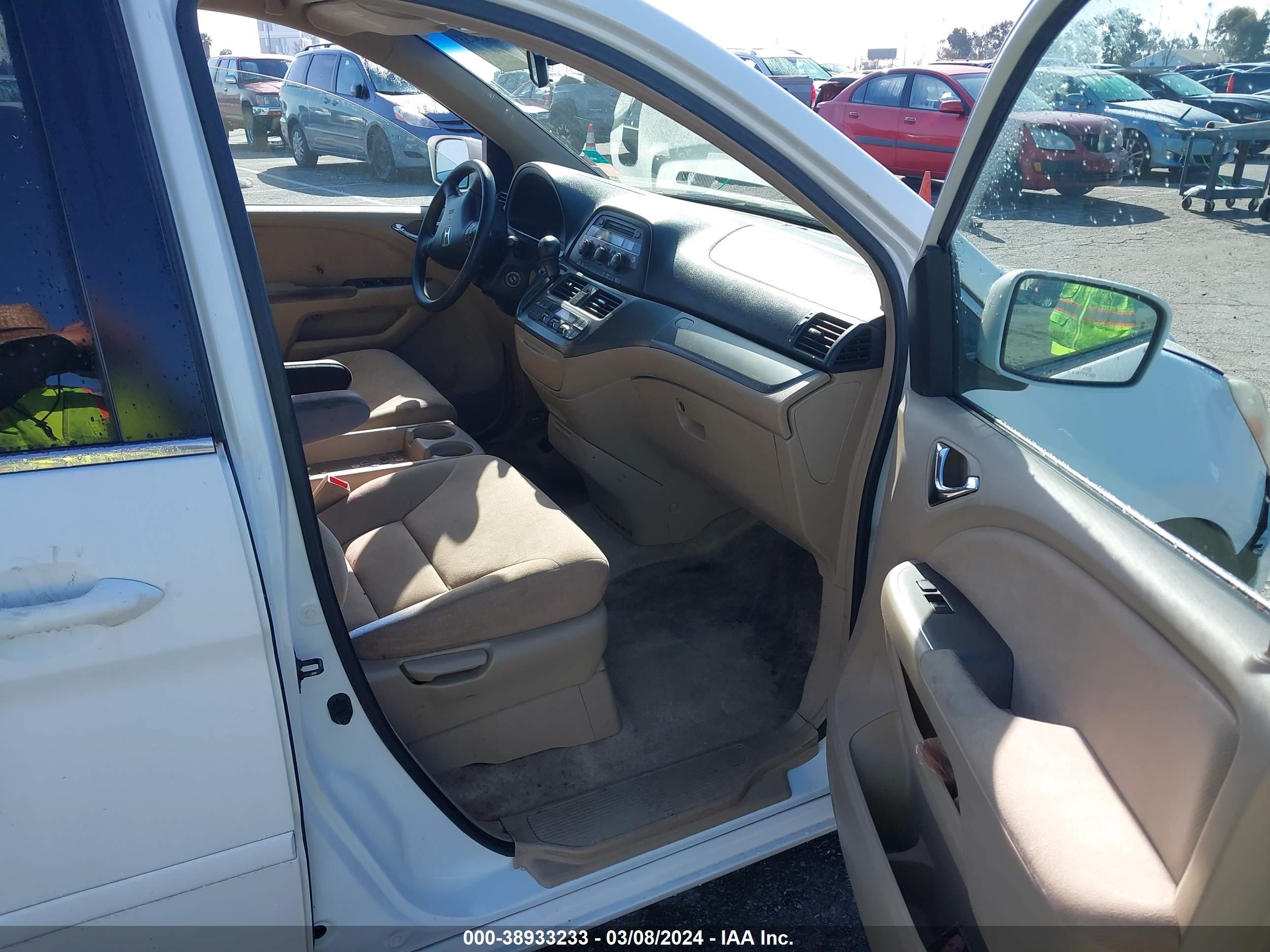 Photo 4 VIN: 5FNRL38455B006618 - HONDA ODYSSEY 