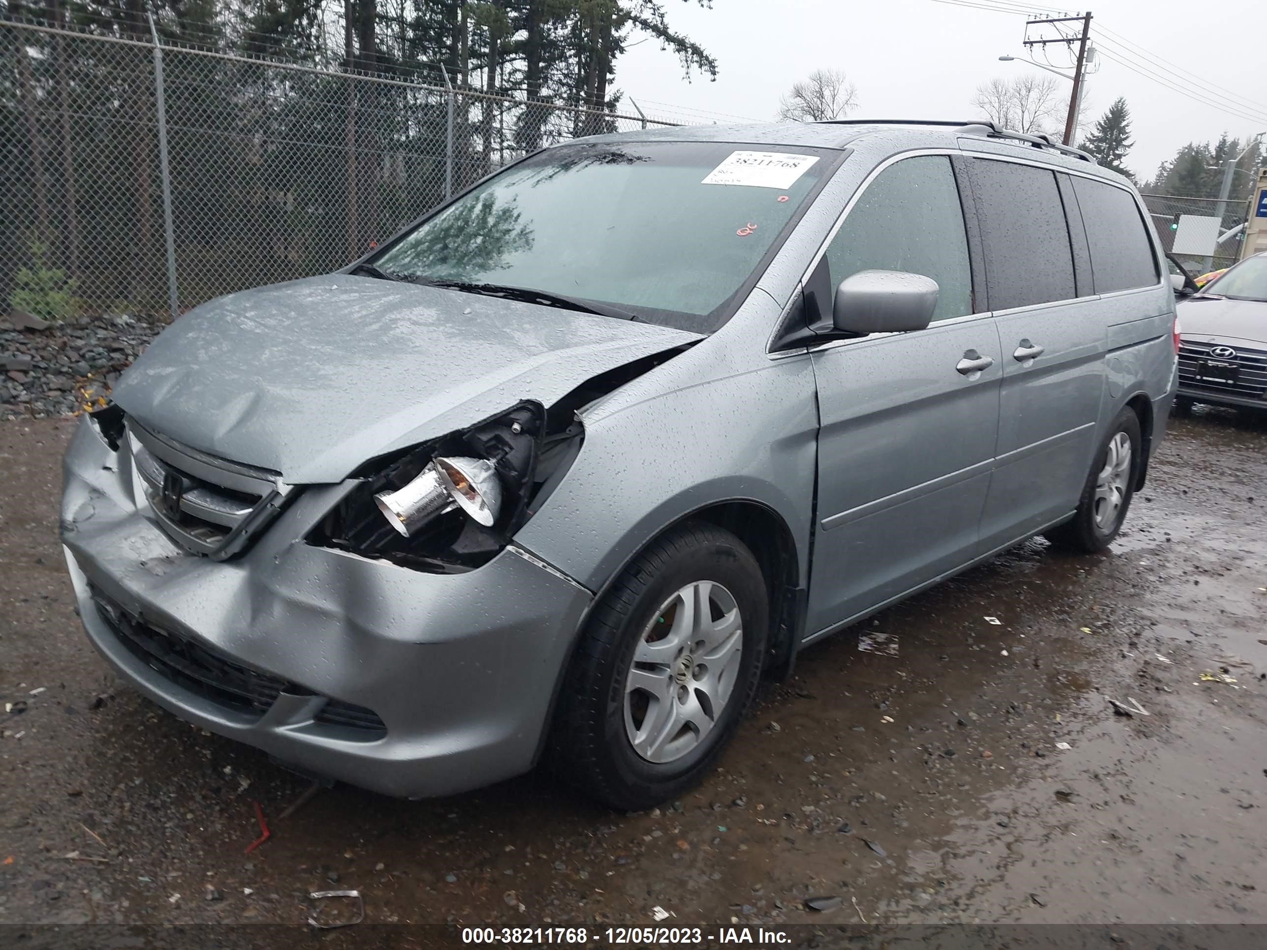 Photo 1 VIN: 5FNRL38456B105649 - HONDA ODYSSEY 