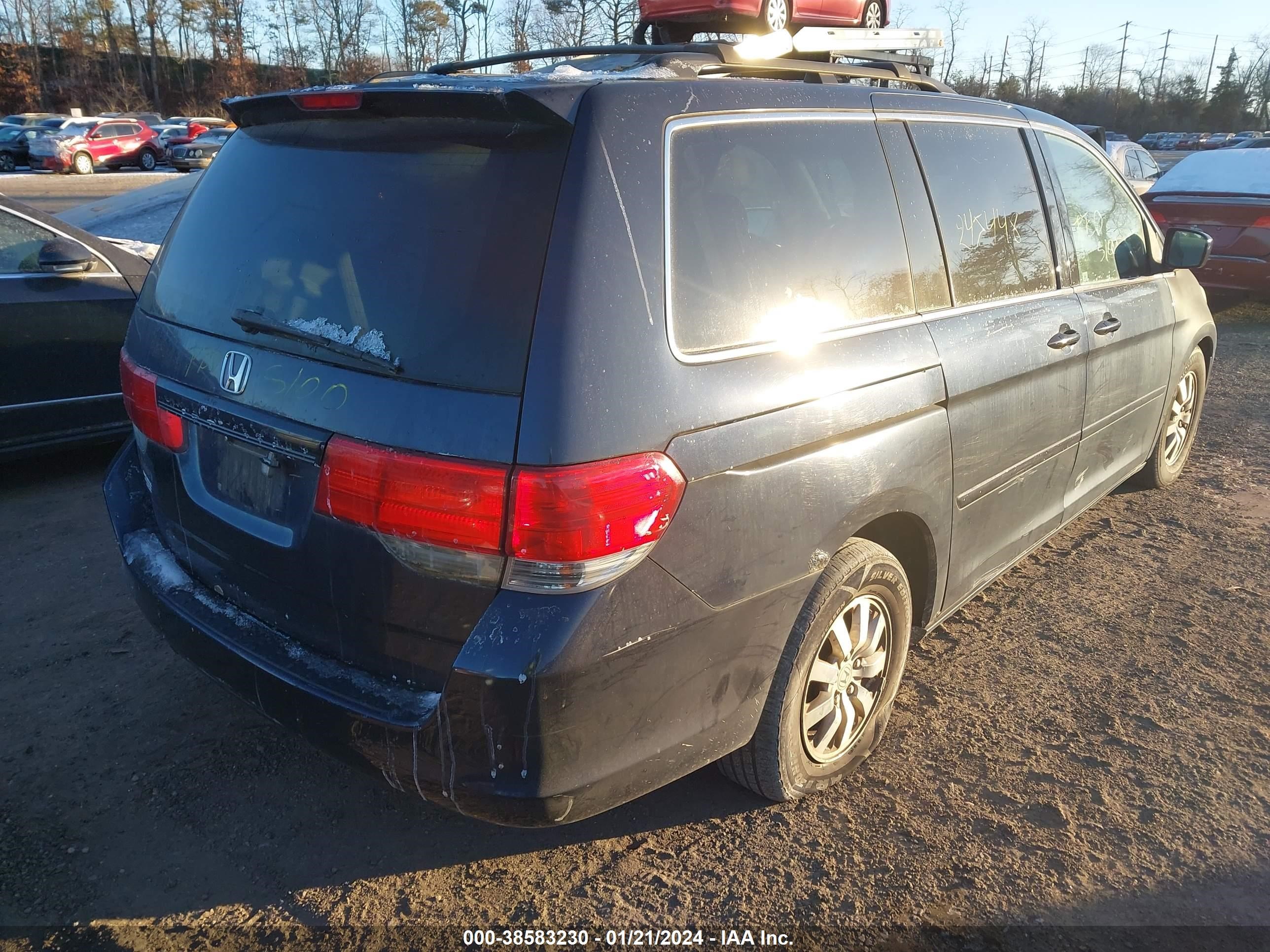 Photo 3 VIN: 5FNRL38458B016358 - HONDA ODYSSEY 