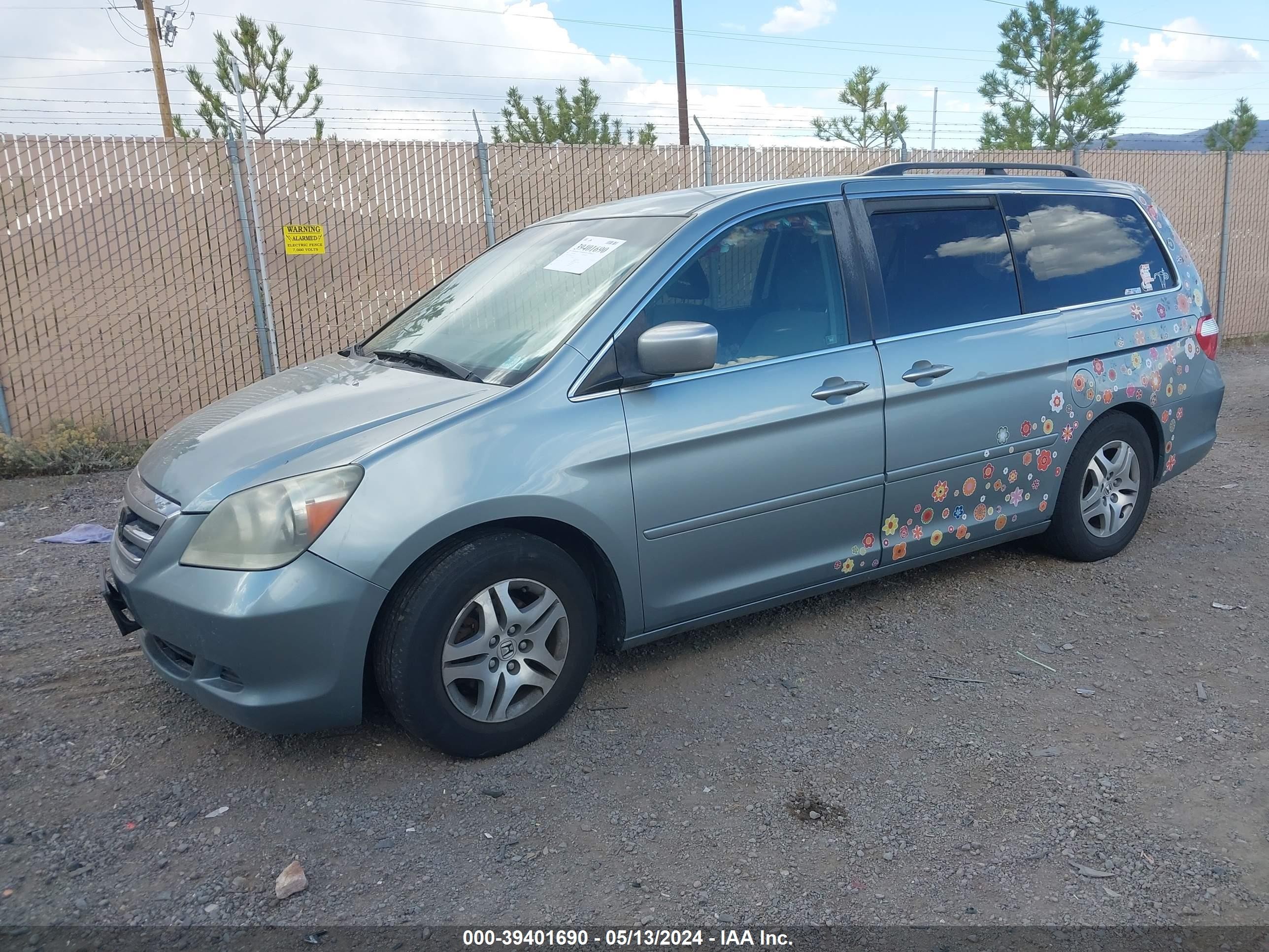 Photo 1 VIN: 5FNRL38465B101303 - HONDA ODYSSEY 