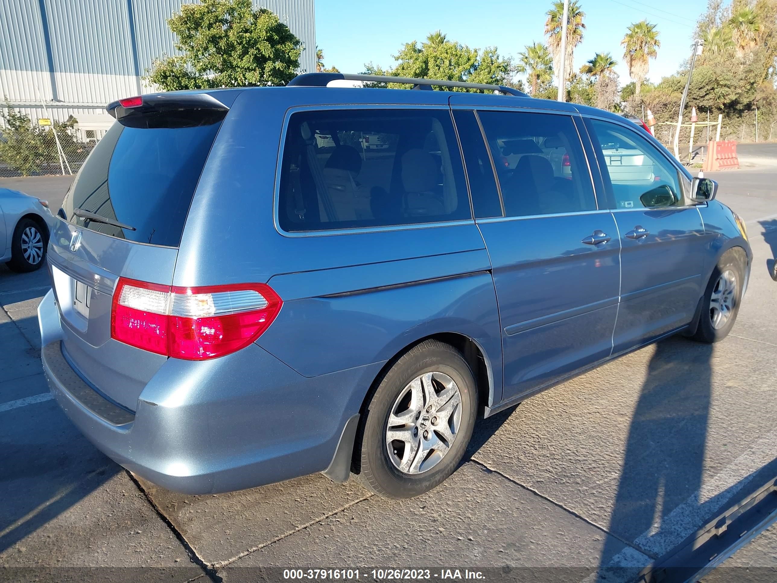 Photo 3 VIN: 5FNRL38466B121231 - HONDA ODYSSEY 