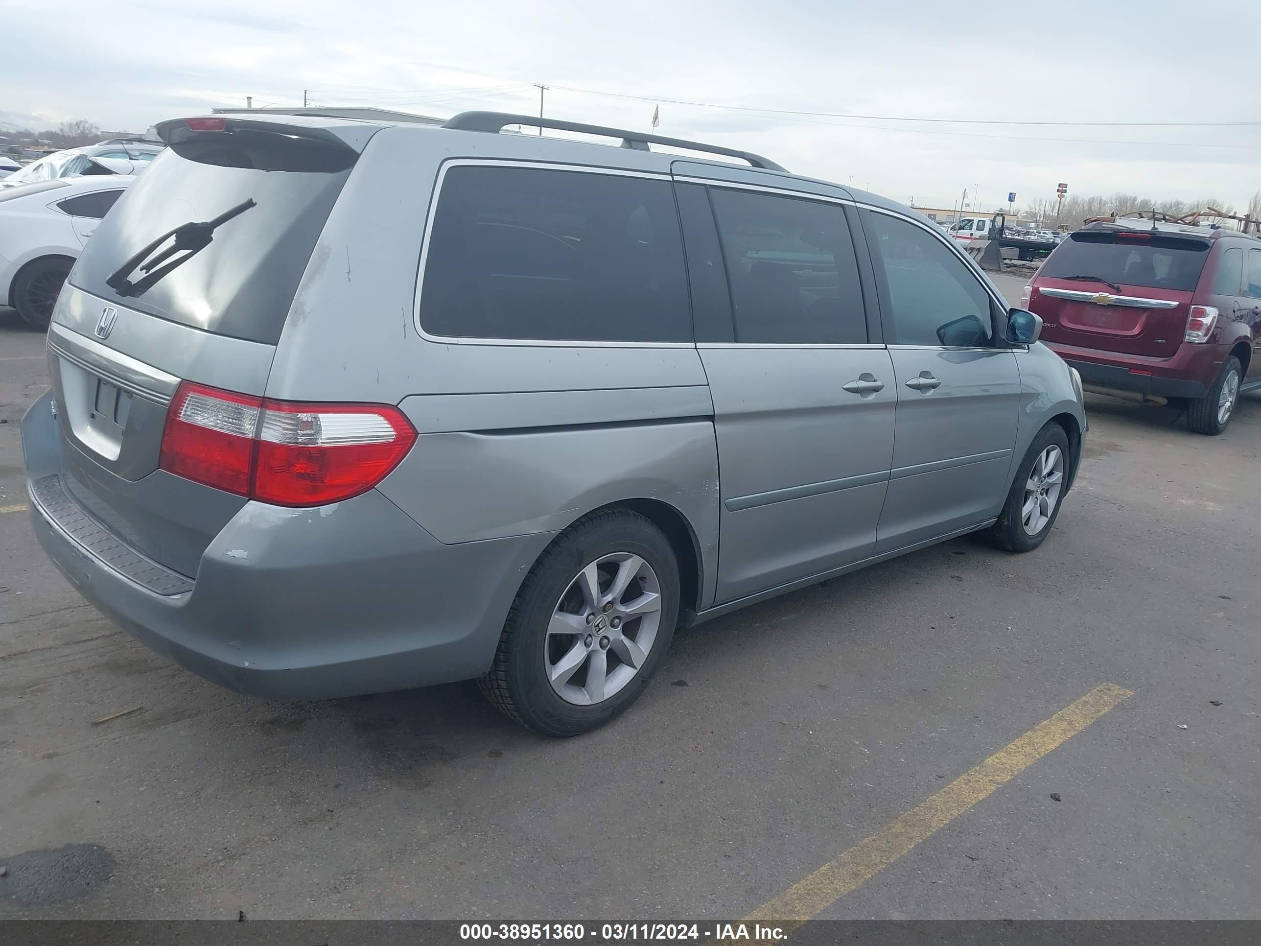 Photo 3 VIN: 5FNRL38476B076381 - HONDA ODYSSEY 