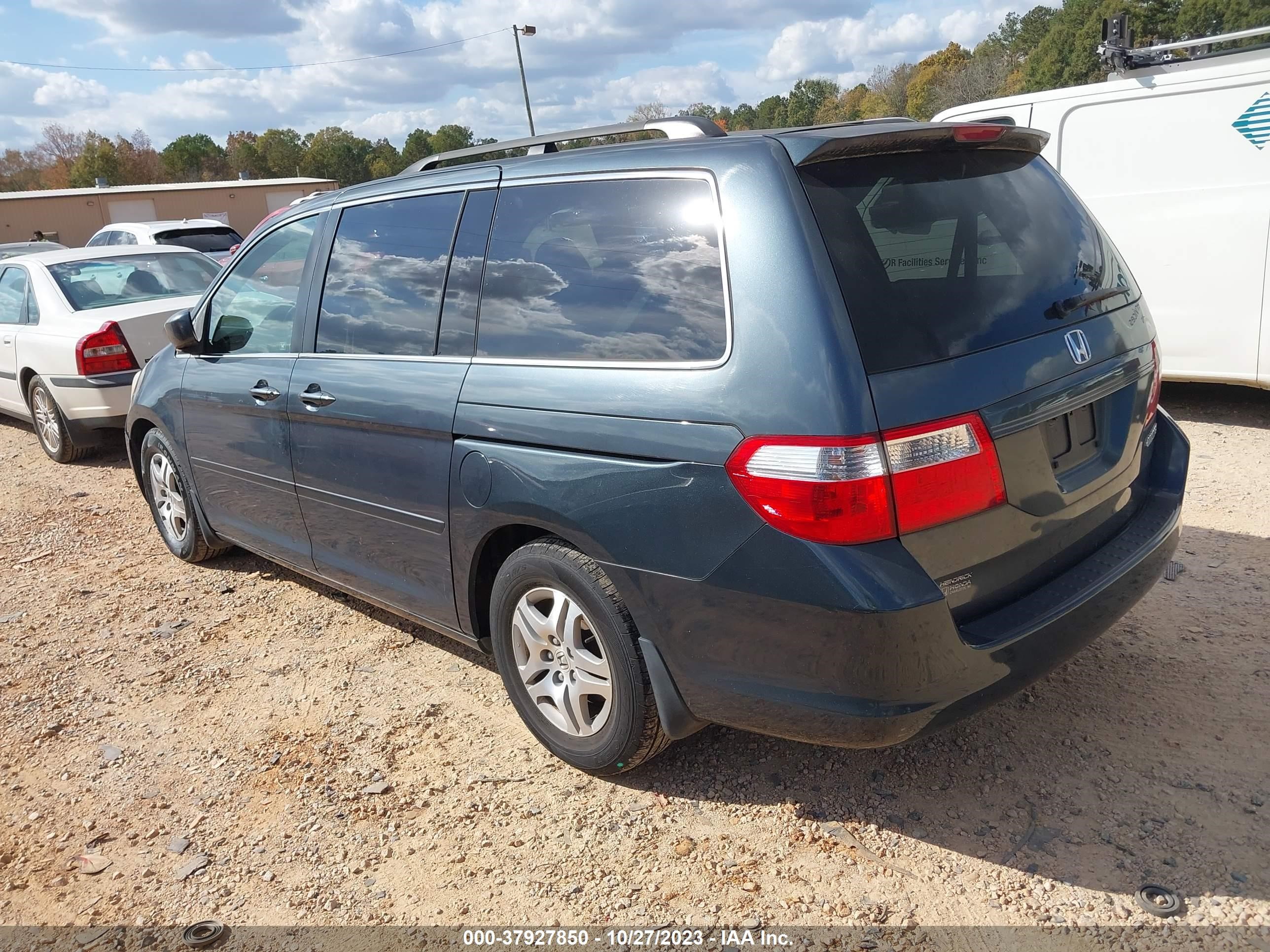 Photo 2 VIN: 5FNRL38485B103814 - HONDA ODYSSEY 