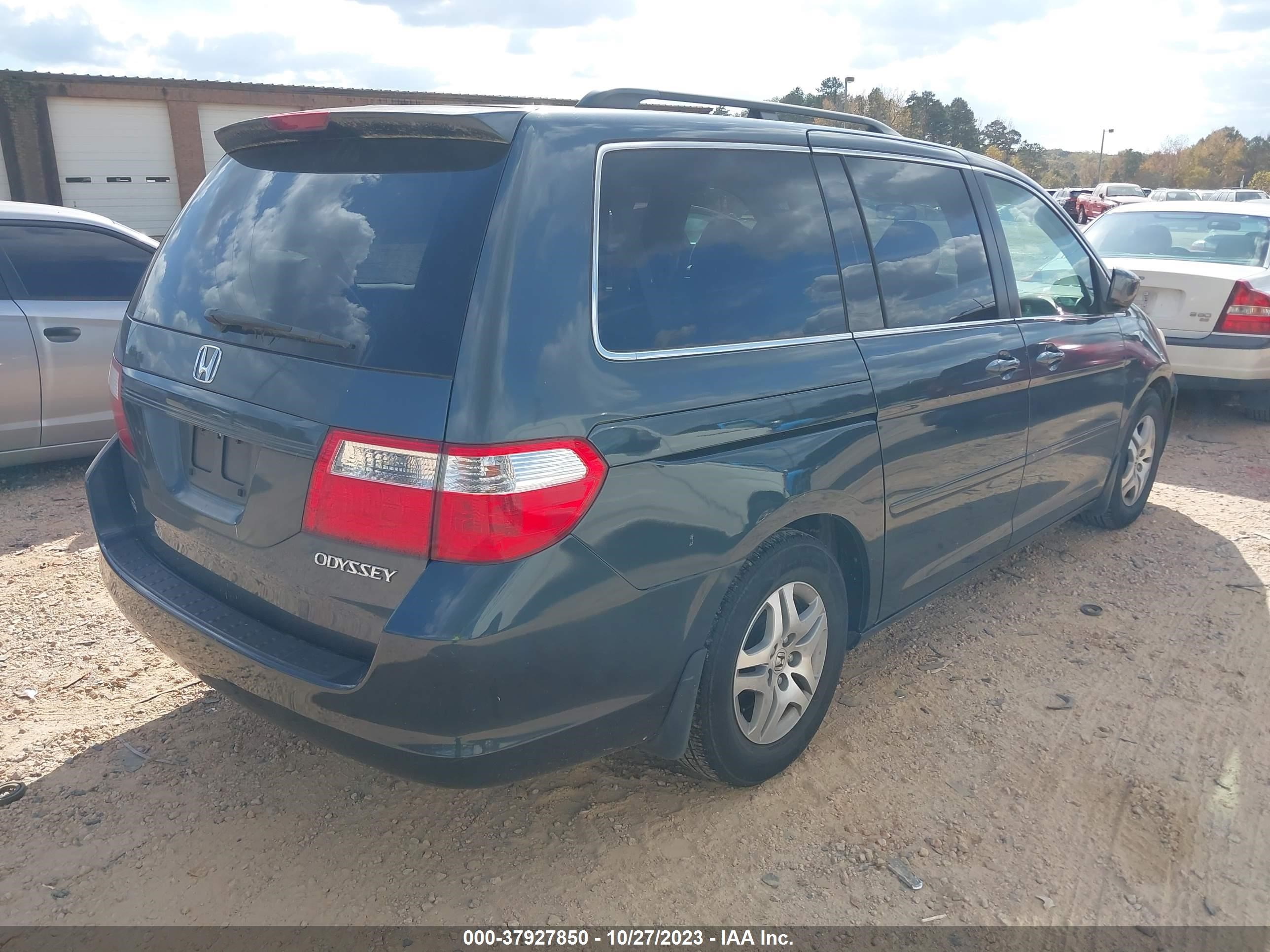 Photo 3 VIN: 5FNRL38485B103814 - HONDA ODYSSEY 