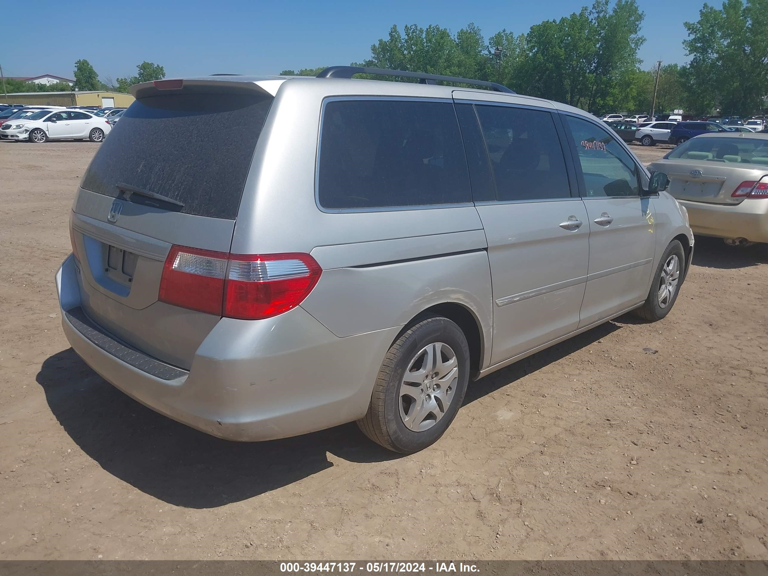 Photo 3 VIN: 5FNRL38487B019480 - HONDA ODYSSEY 