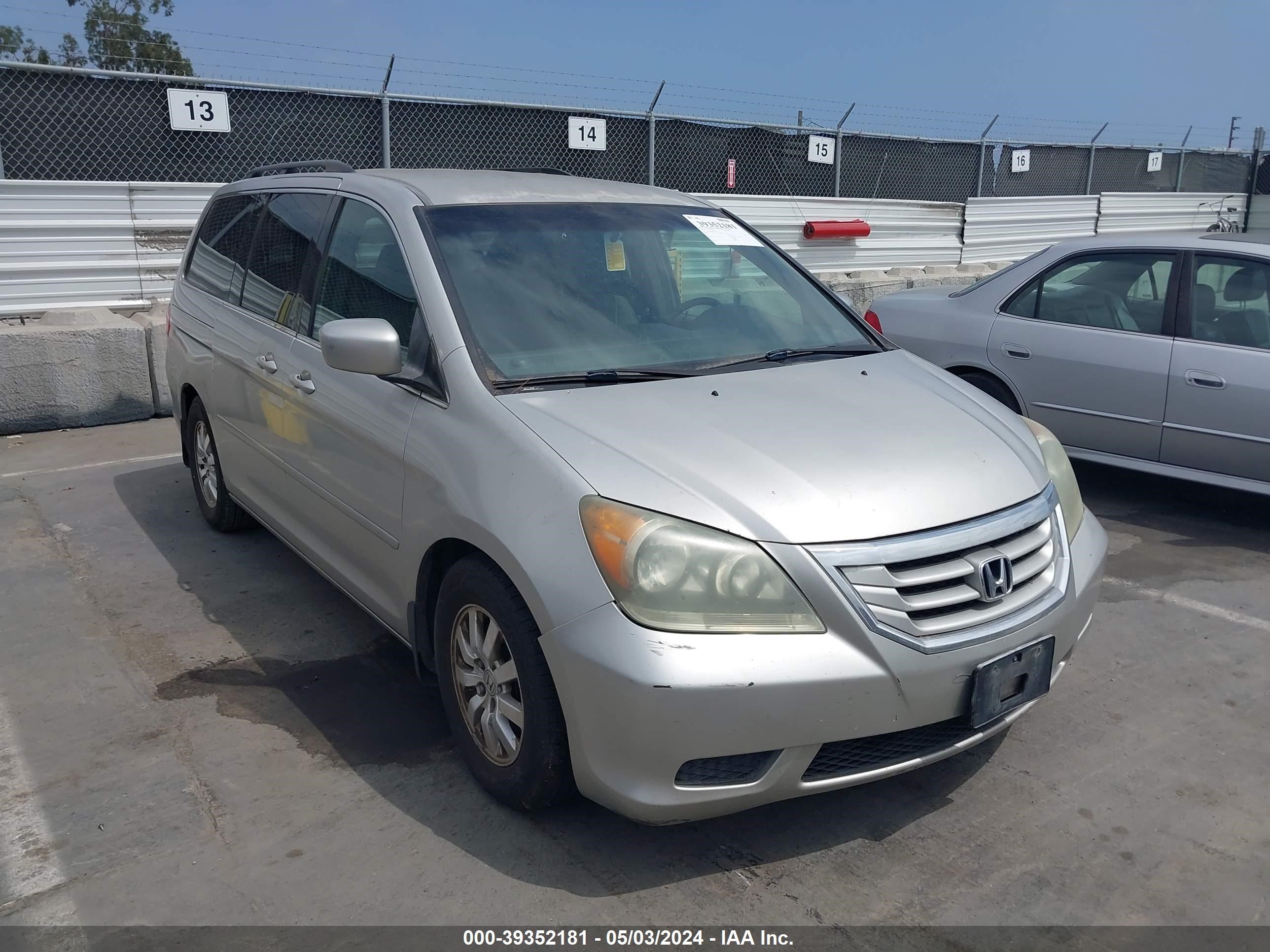 Photo 0 VIN: 5FNRL38488B413398 - HONDA ODYSSEY 