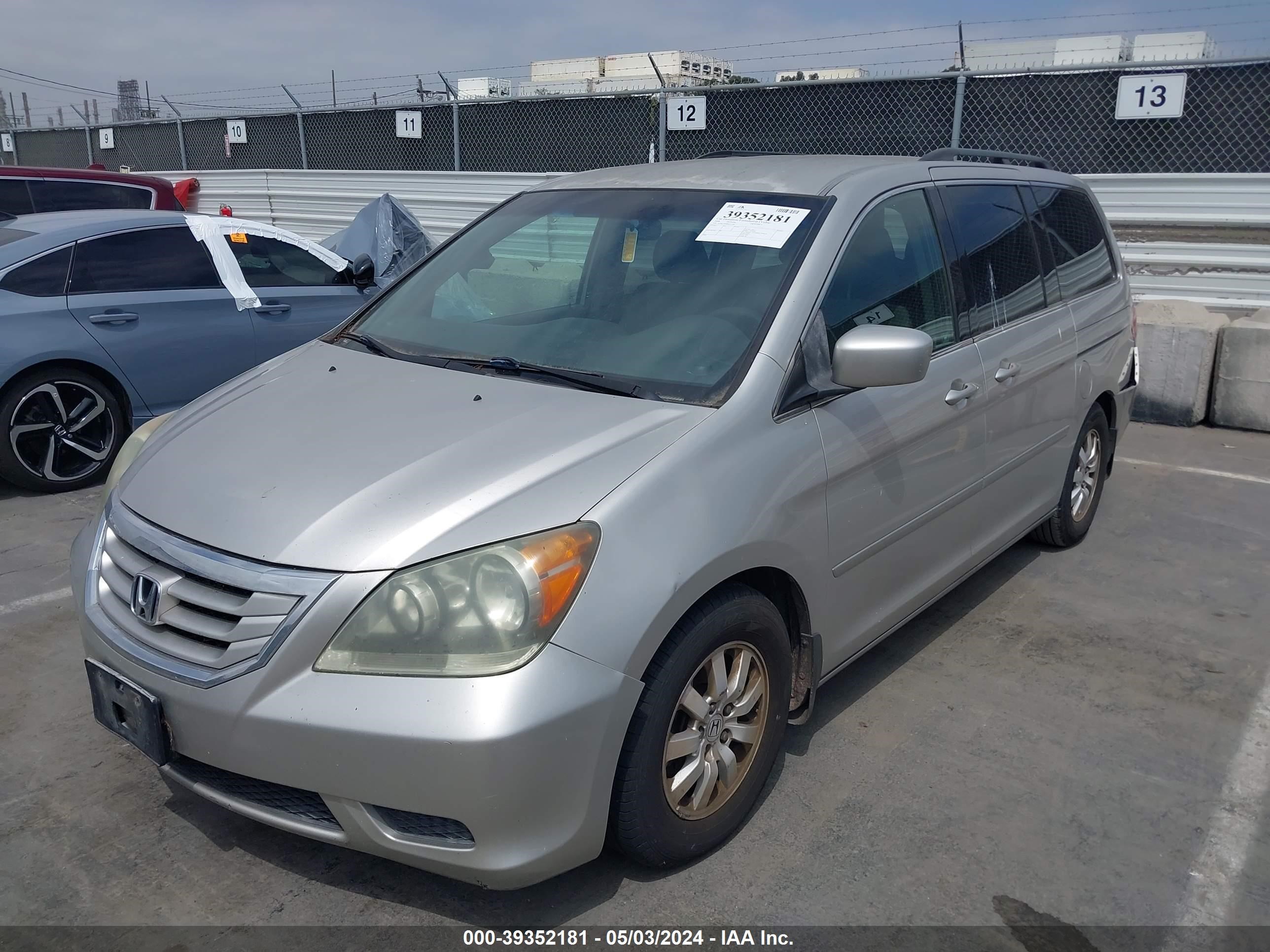 Photo 1 VIN: 5FNRL38488B413398 - HONDA ODYSSEY 