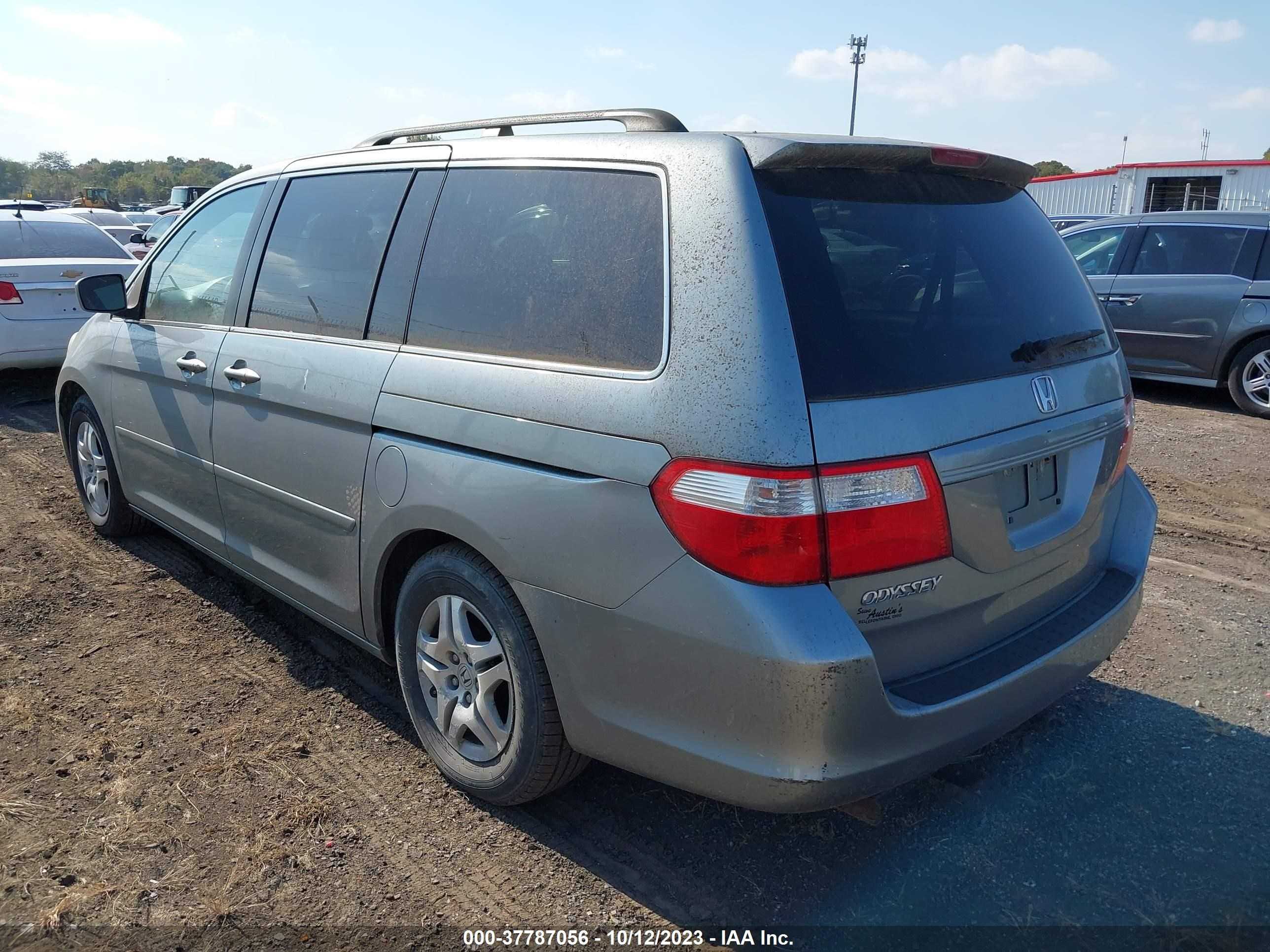 Photo 2 VIN: 5FNRL38497B123802 - HONDA ODYSSEY 