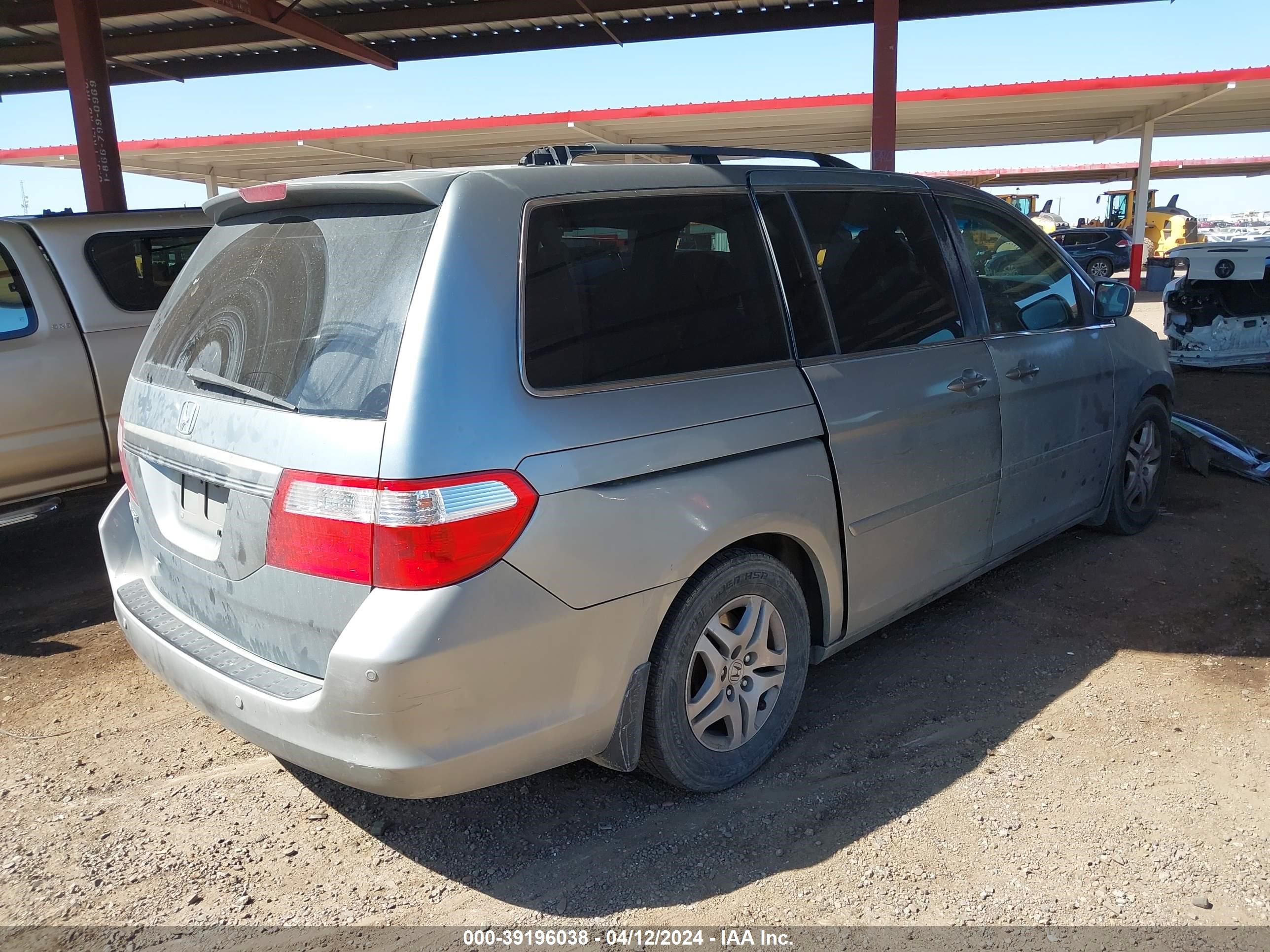 Photo 3 VIN: 5FNRL384X6B031418 - HONDA ODYSSEY 