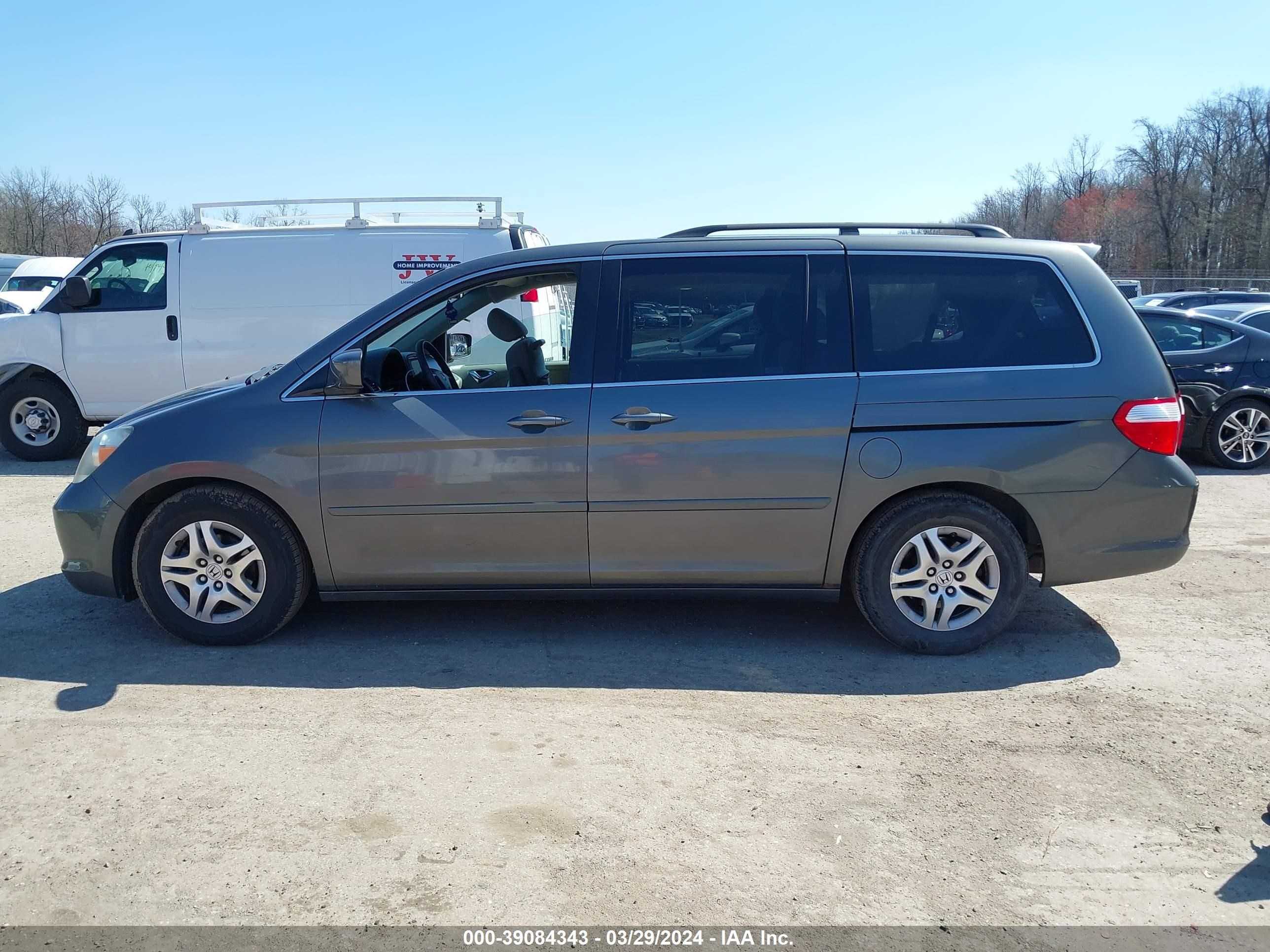 Photo 14 VIN: 5FNRL384X7B098666 - HONDA ODYSSEY 