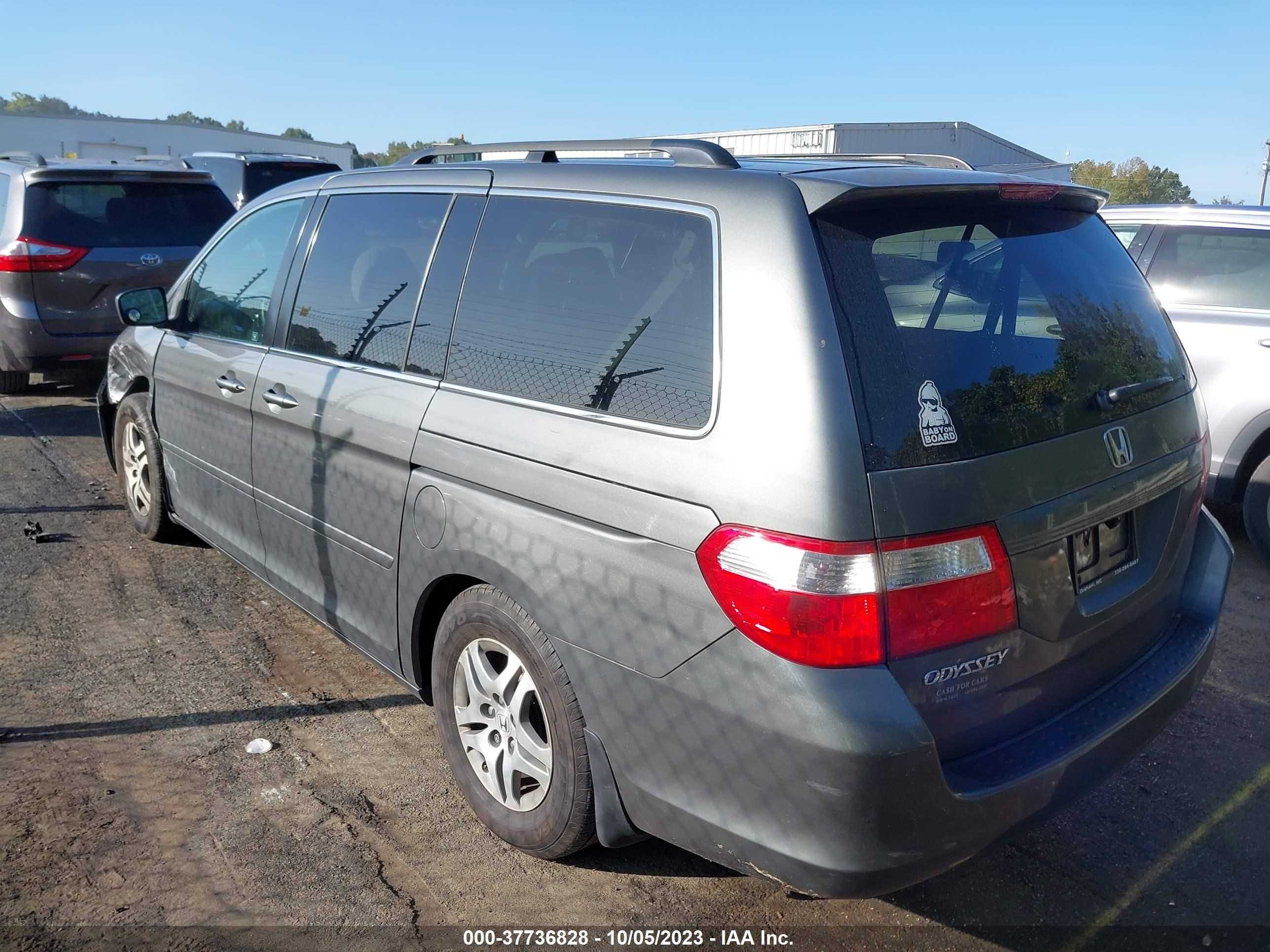 Photo 2 VIN: 5FNRL384X7B410419 - HONDA ODYSSEY 