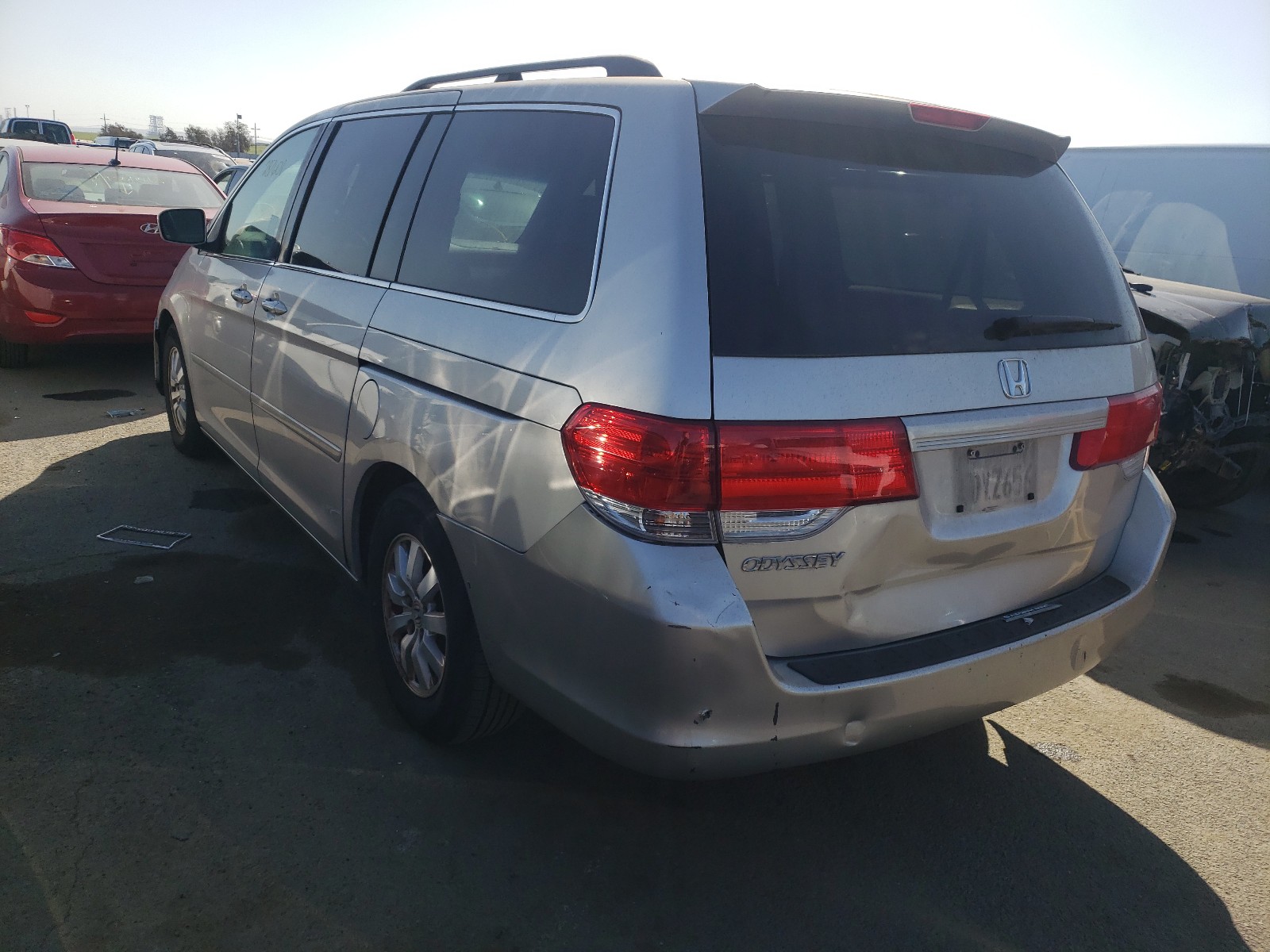 Photo 2 VIN: 5FNRL384X8B412348 - HONDA ODYSSEY EX 