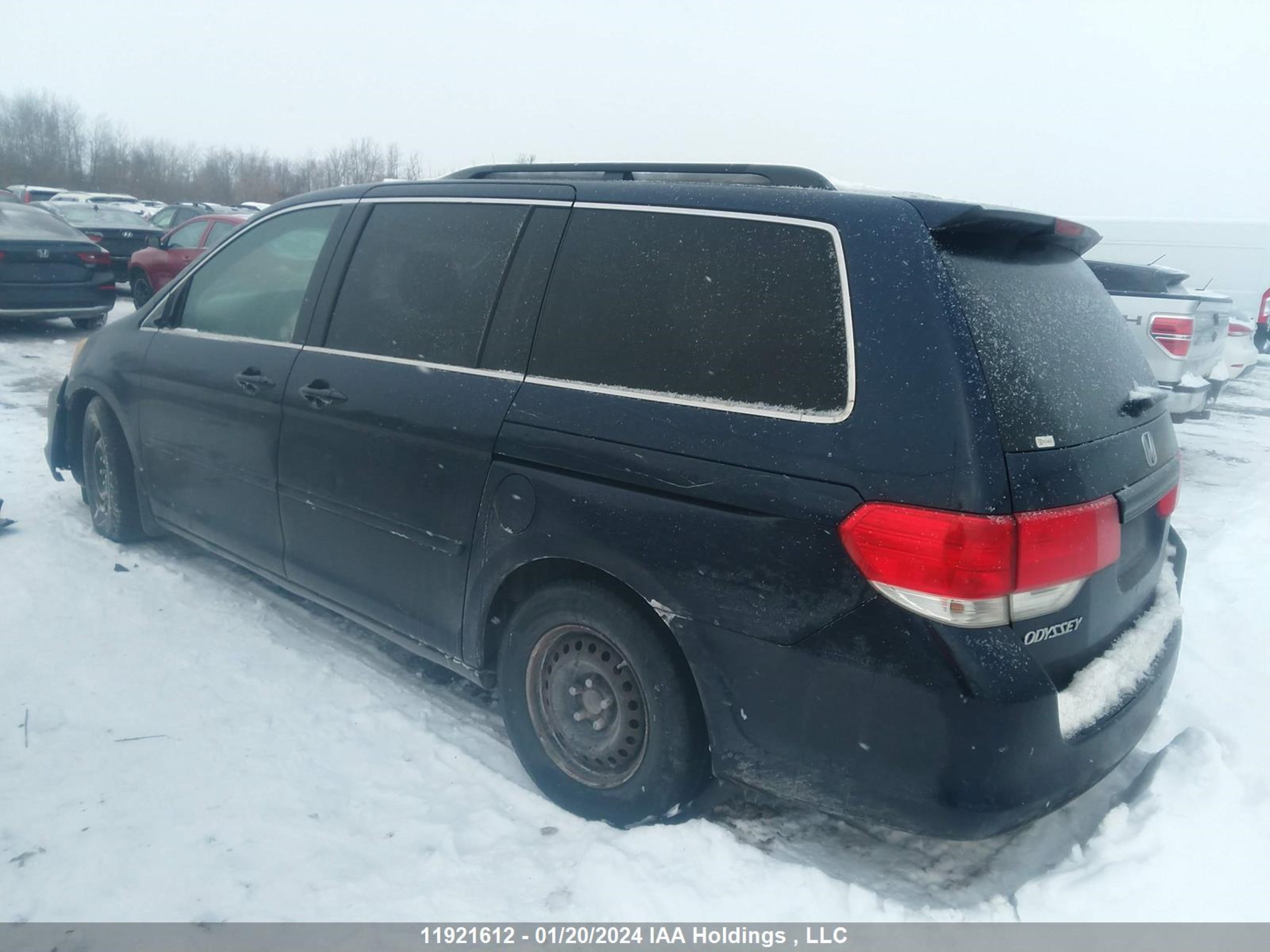 Photo 2 VIN: 5FNRL384X8B507251 - HONDA ODYSSEY 