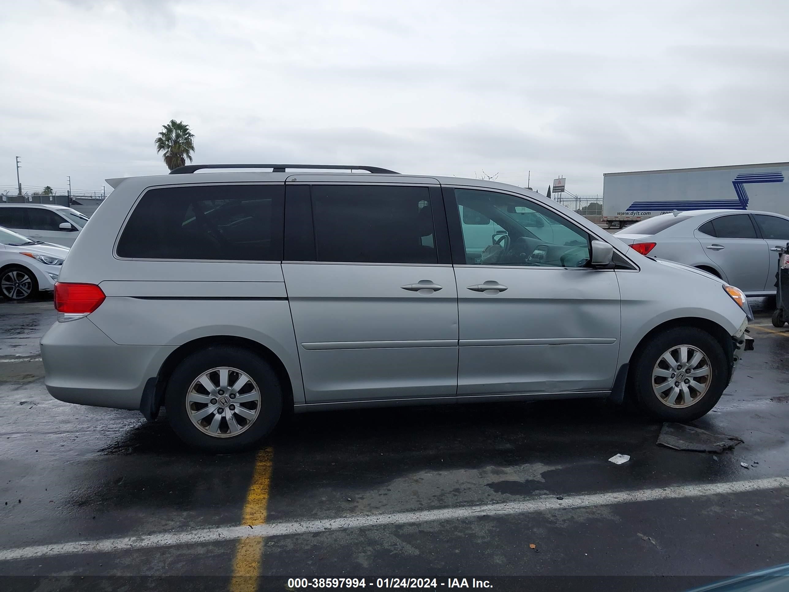 Photo 12 VIN: 5FNRL384X9B009665 - HONDA ODYSSEY 