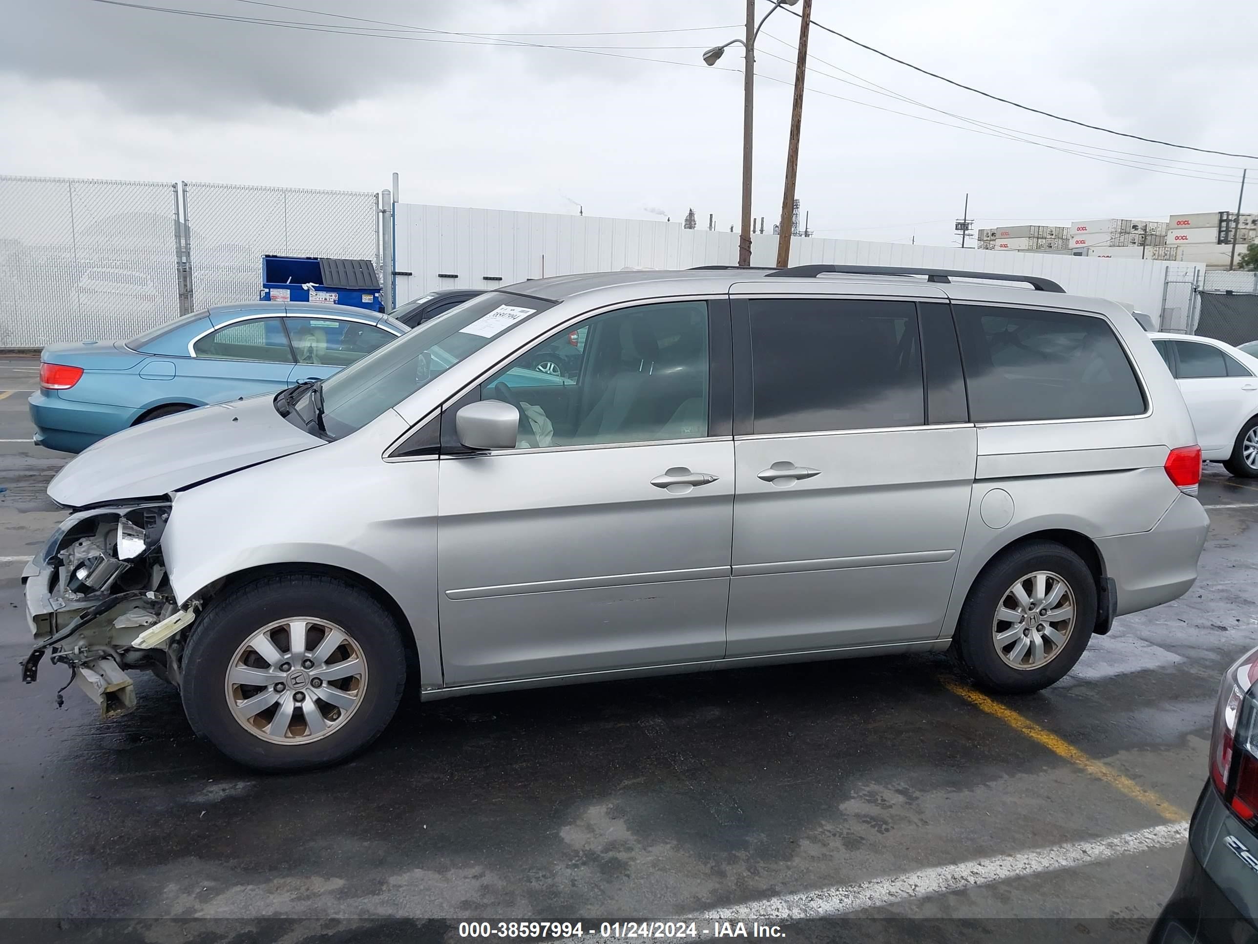 Photo 13 VIN: 5FNRL384X9B009665 - HONDA ODYSSEY 