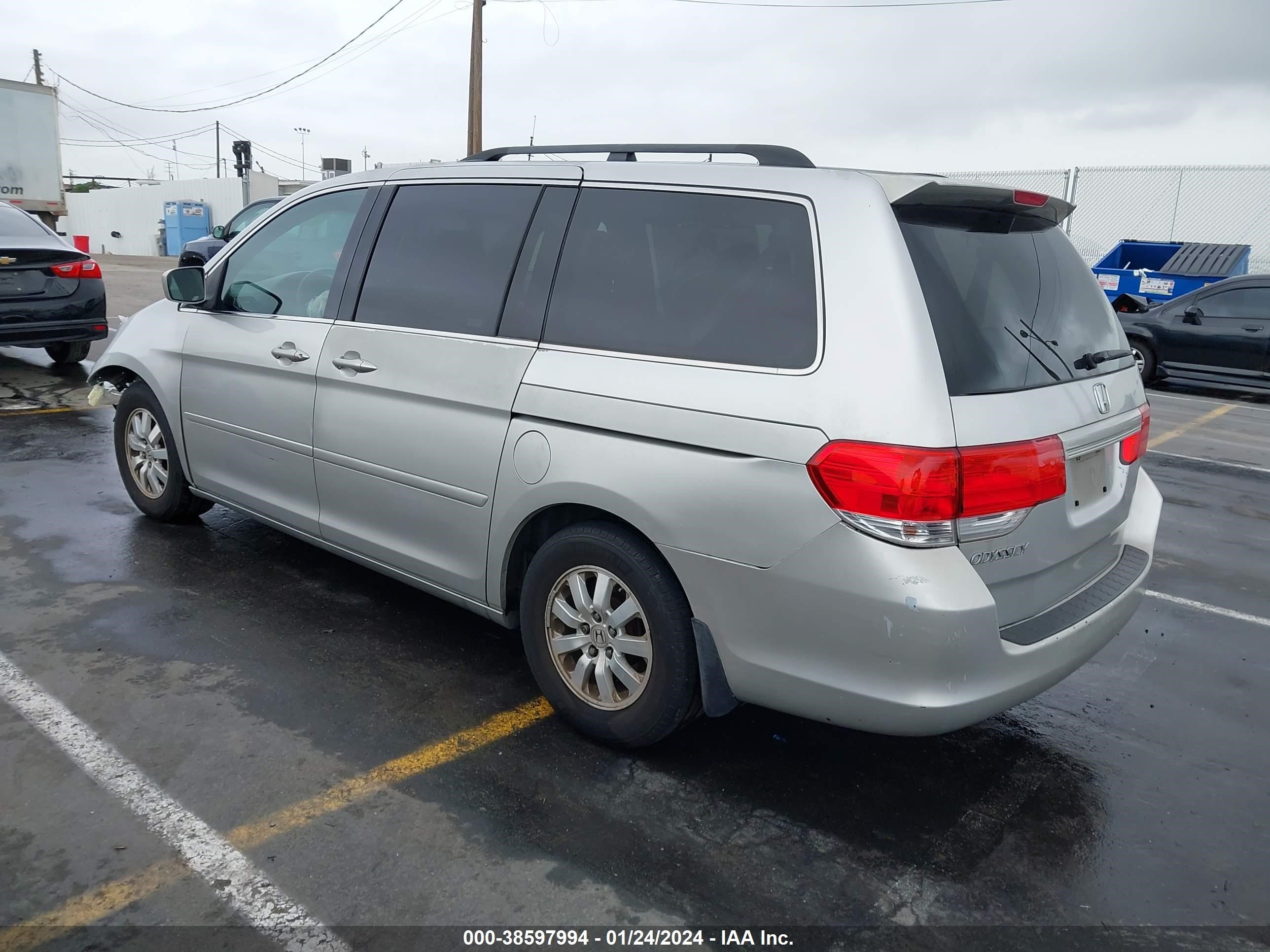 Photo 2 VIN: 5FNRL384X9B009665 - HONDA ODYSSEY 