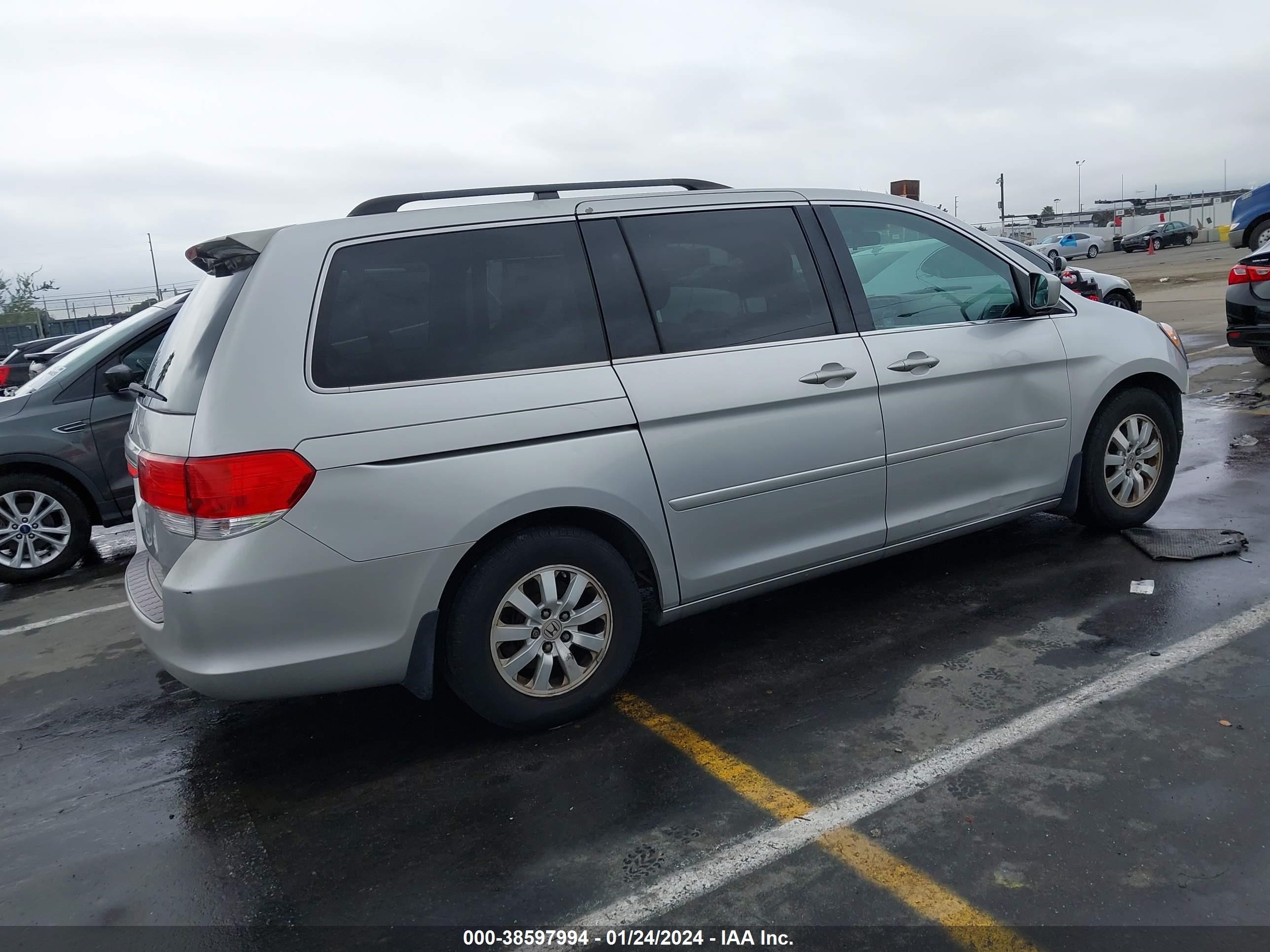 Photo 3 VIN: 5FNRL384X9B009665 - HONDA ODYSSEY 