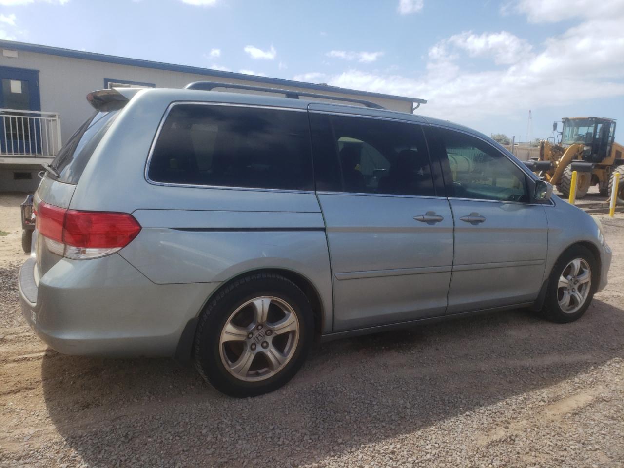 Photo 2 VIN: 5FNRL38608B007827 - HONDA ODYSSEY 