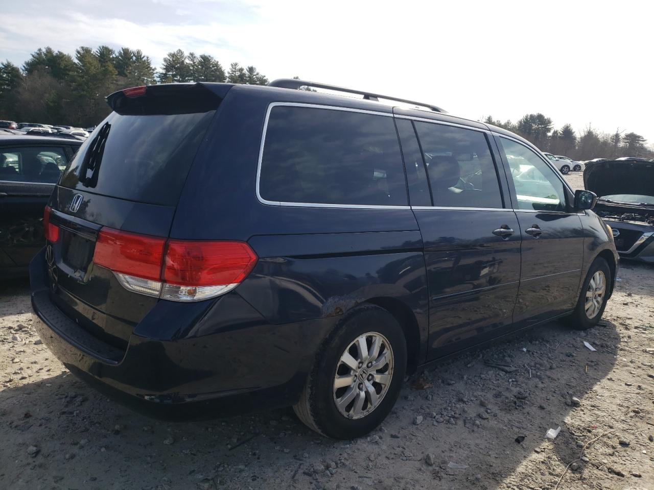 Photo 2 VIN: 5FNRL38608B065095 - HONDA ODYSSEY 