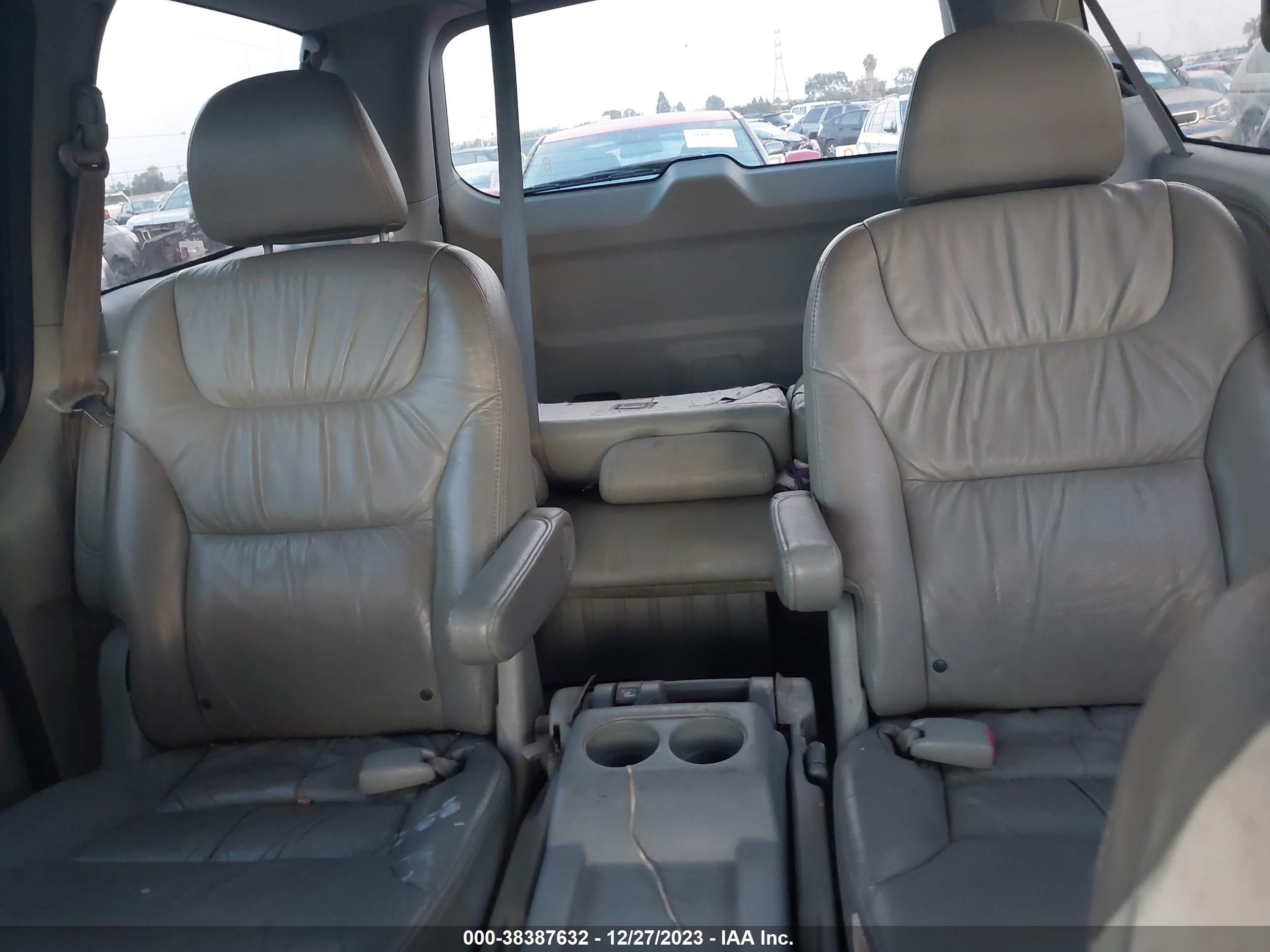 Photo 7 VIN: 5FNRL38609B042465 - HONDA ODYSSEY 