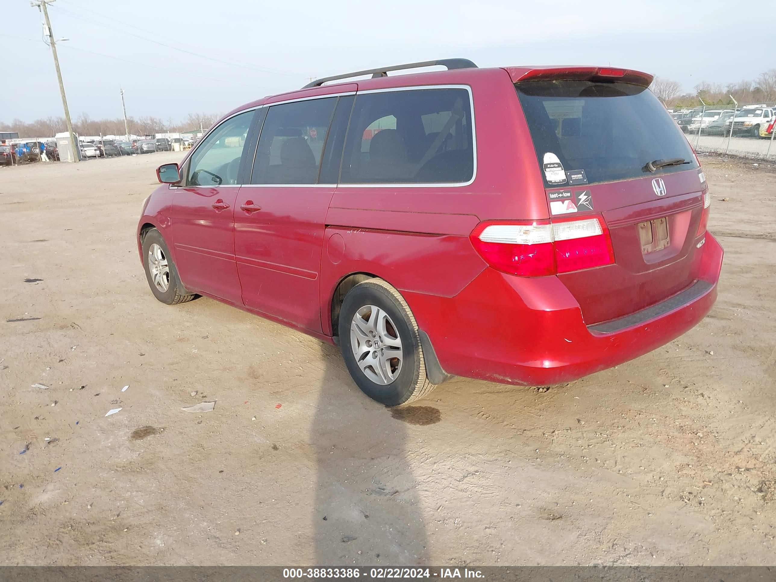 Photo 2 VIN: 5FNRL38615B088624 - HONDA ODYSSEY 