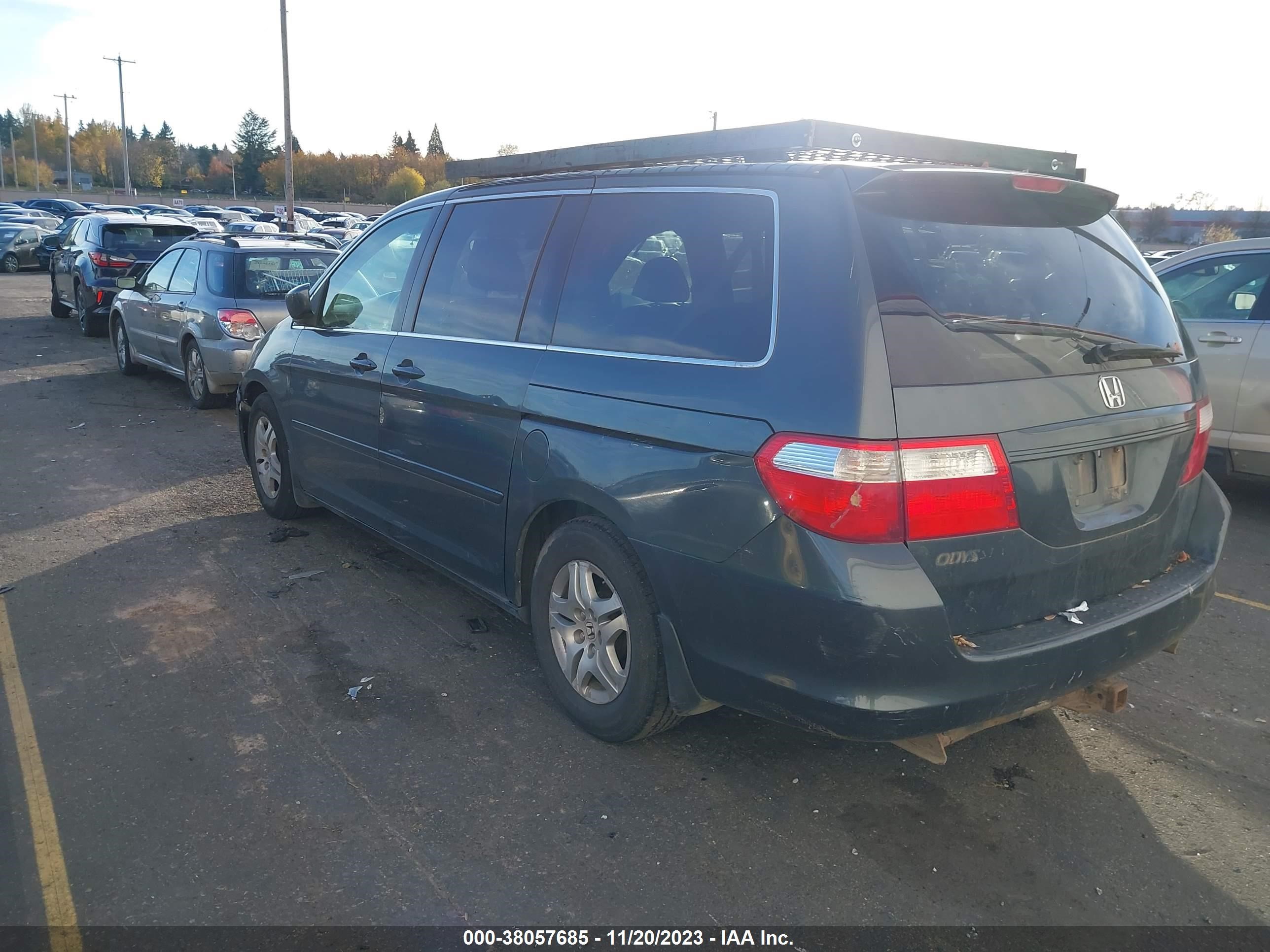 Photo 2 VIN: 5FNRL38616B401209 - HONDA ODYSSEY 