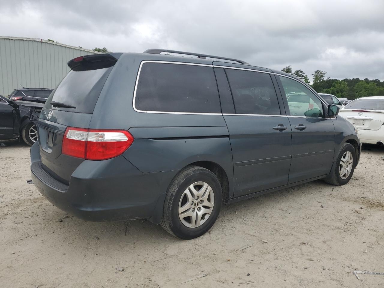 Photo 2 VIN: 5FNRL38616B450775 - HONDA ODYSSEY 