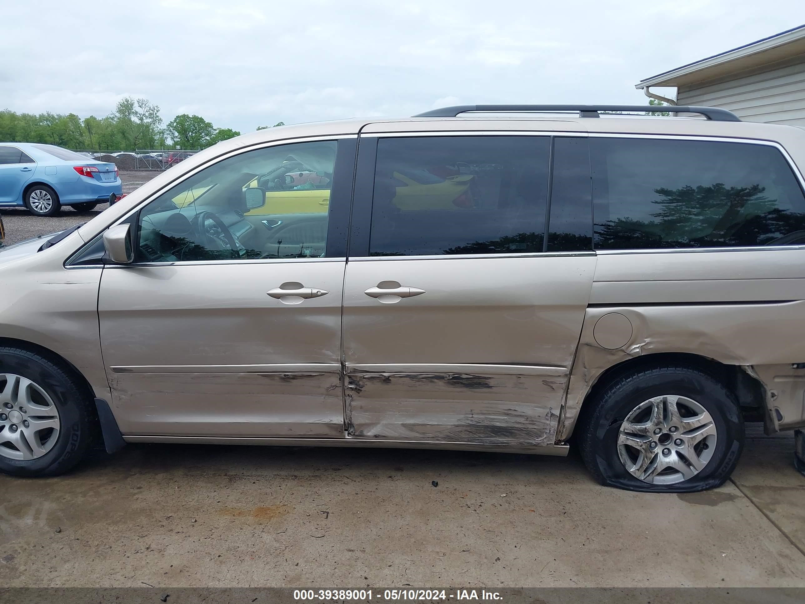 Photo 13 VIN: 5FNRL38617B126260 - HONDA ODYSSEY 