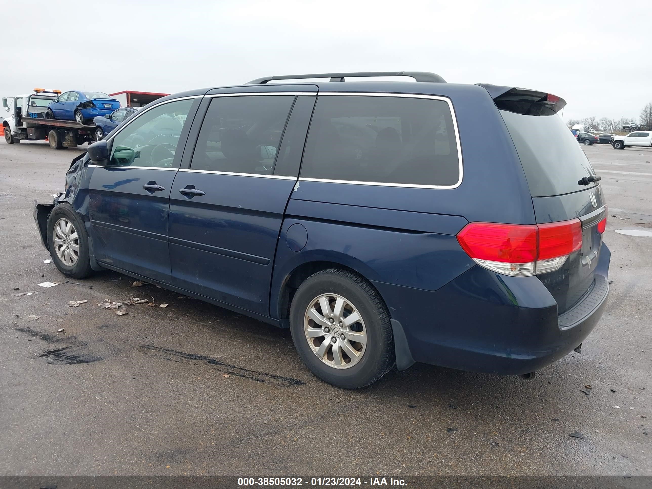 Photo 2 VIN: 5FNRL38618B065302 - HONDA ODYSSEY 