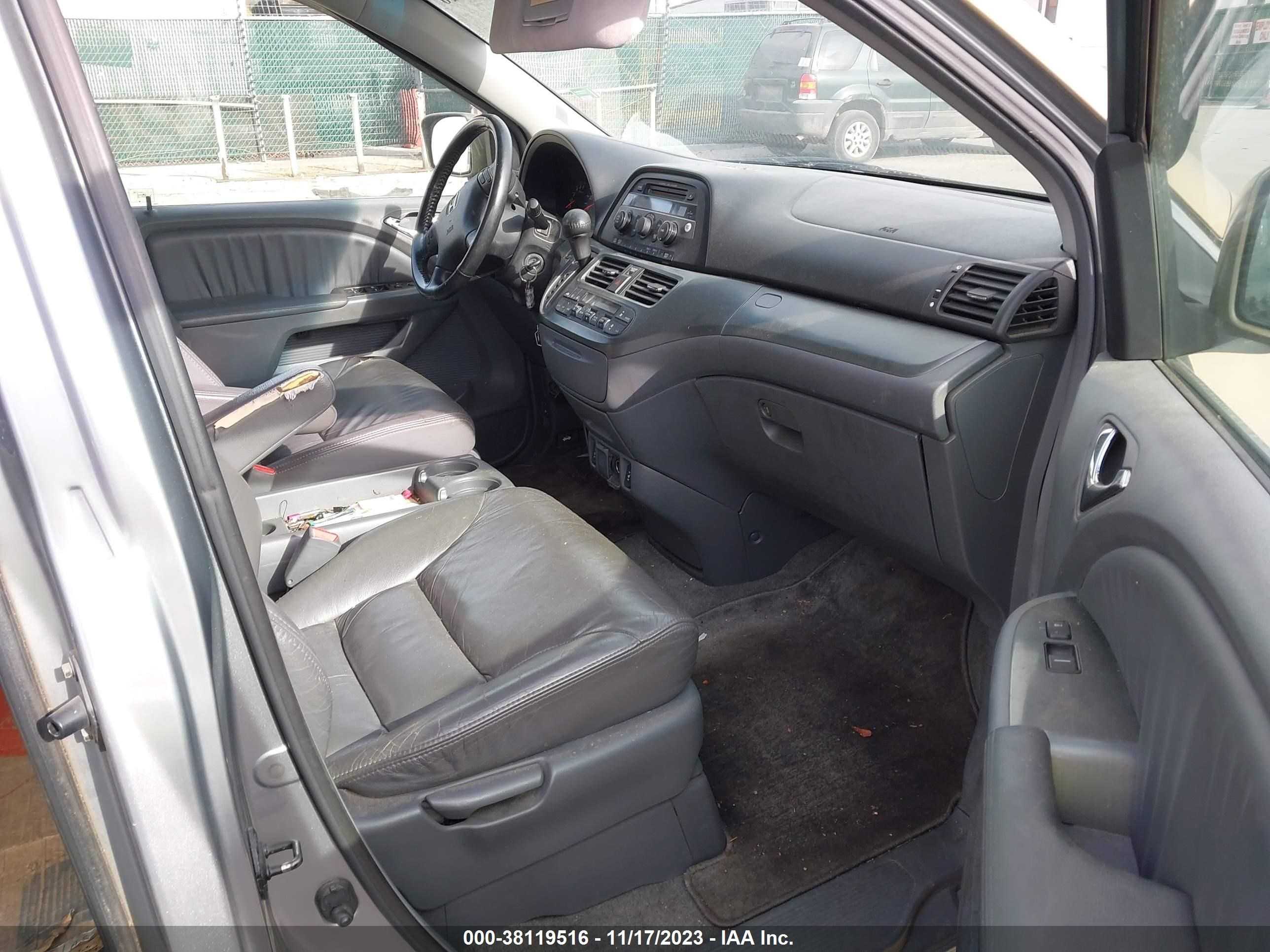 Photo 4 VIN: 5FNRL38626B059988 - HONDA ODYSSEY 