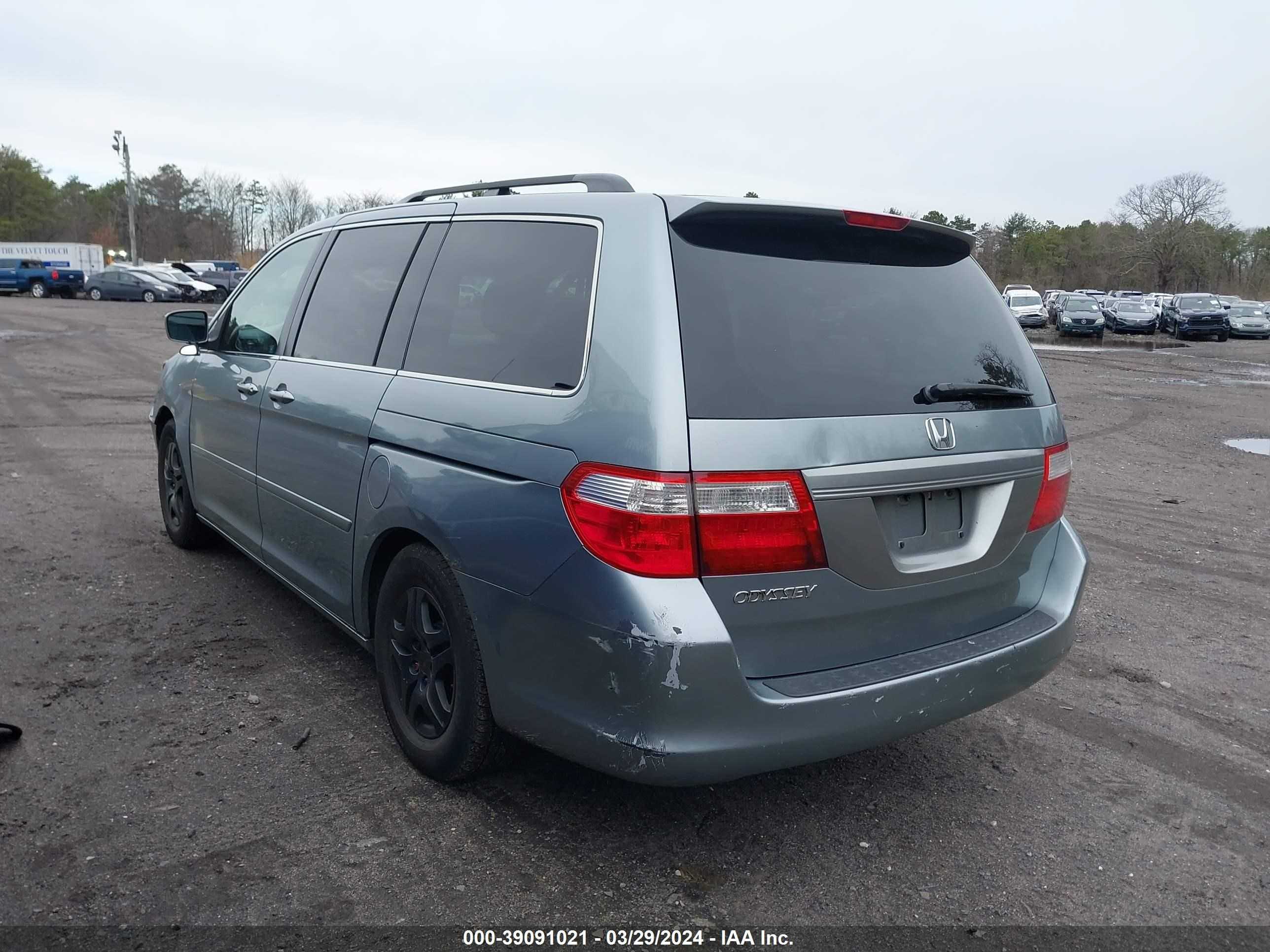 Photo 2 VIN: 5FNRL38627B003230 - HONDA ODYSSEY 