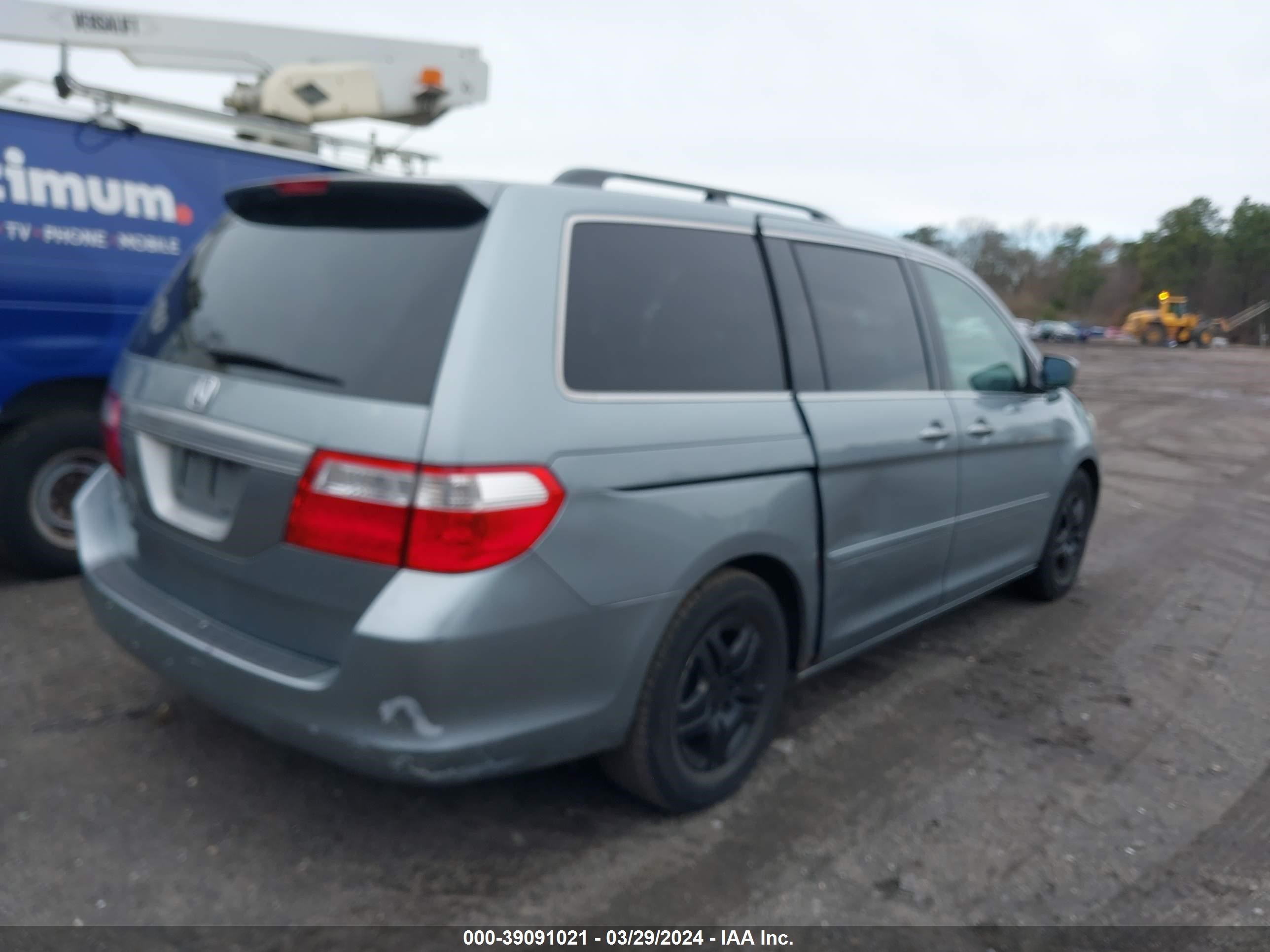 Photo 3 VIN: 5FNRL38627B003230 - HONDA ODYSSEY 