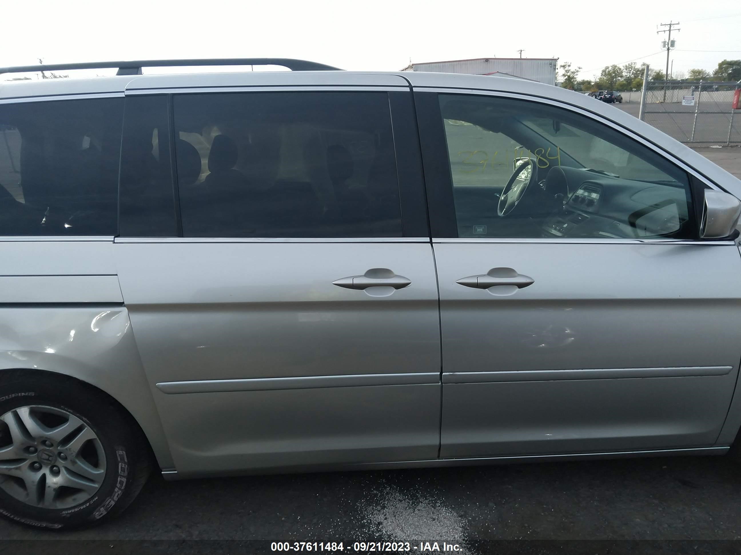 Photo 12 VIN: 5FNRL38627B440614 - HONDA ODYSSEY 