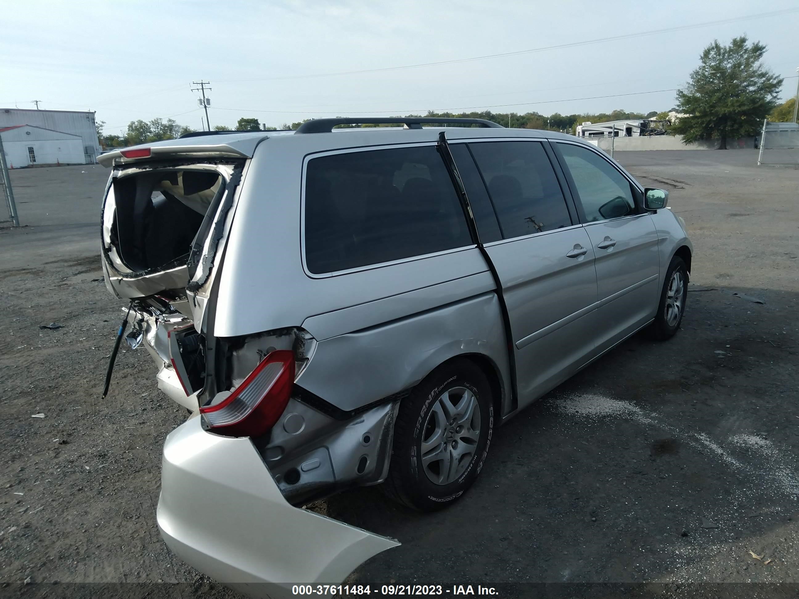 Photo 3 VIN: 5FNRL38627B440614 - HONDA ODYSSEY 