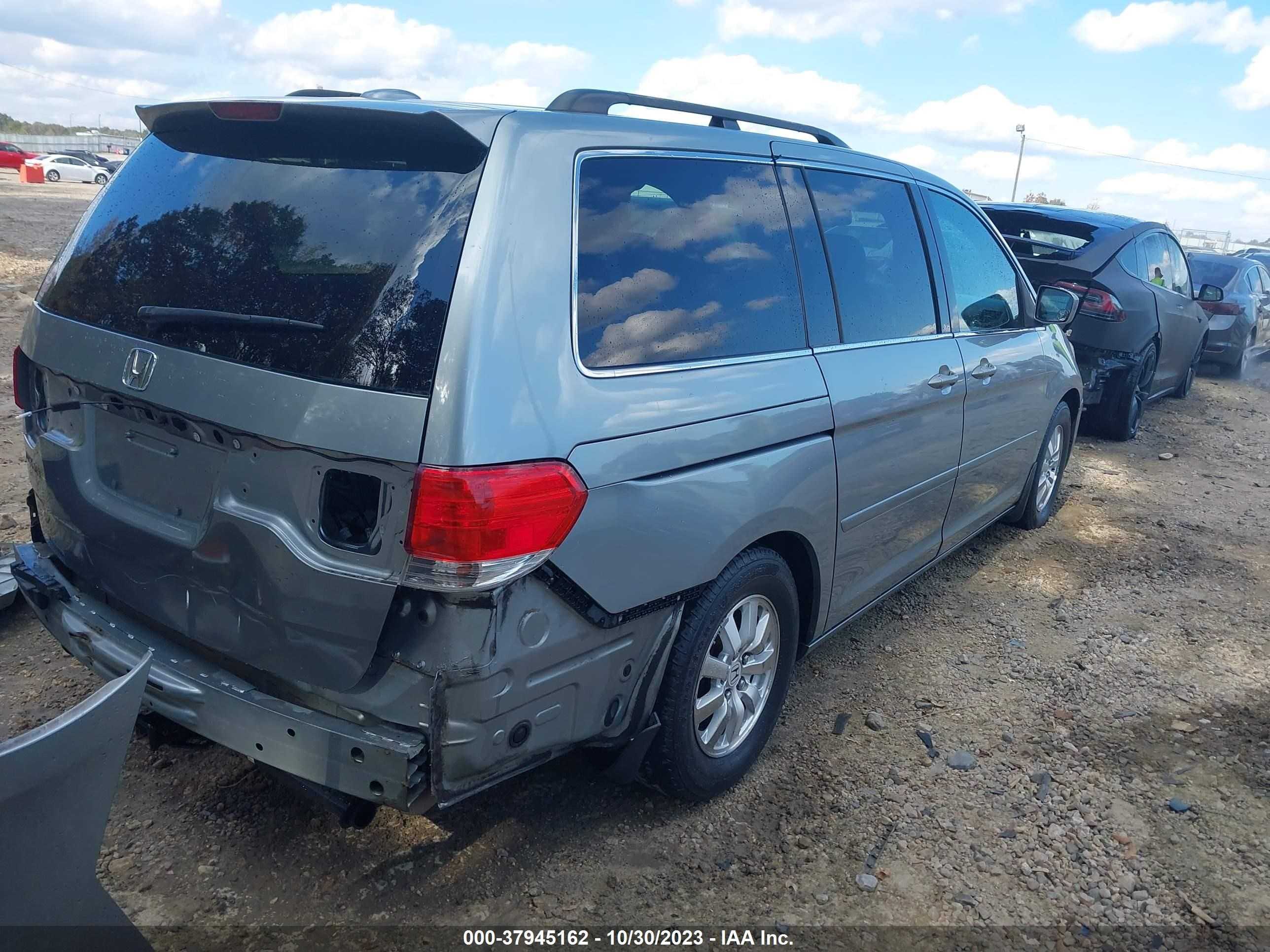 Photo 3 VIN: 5FNRL38628B009286 - HONDA ODYSSEY 