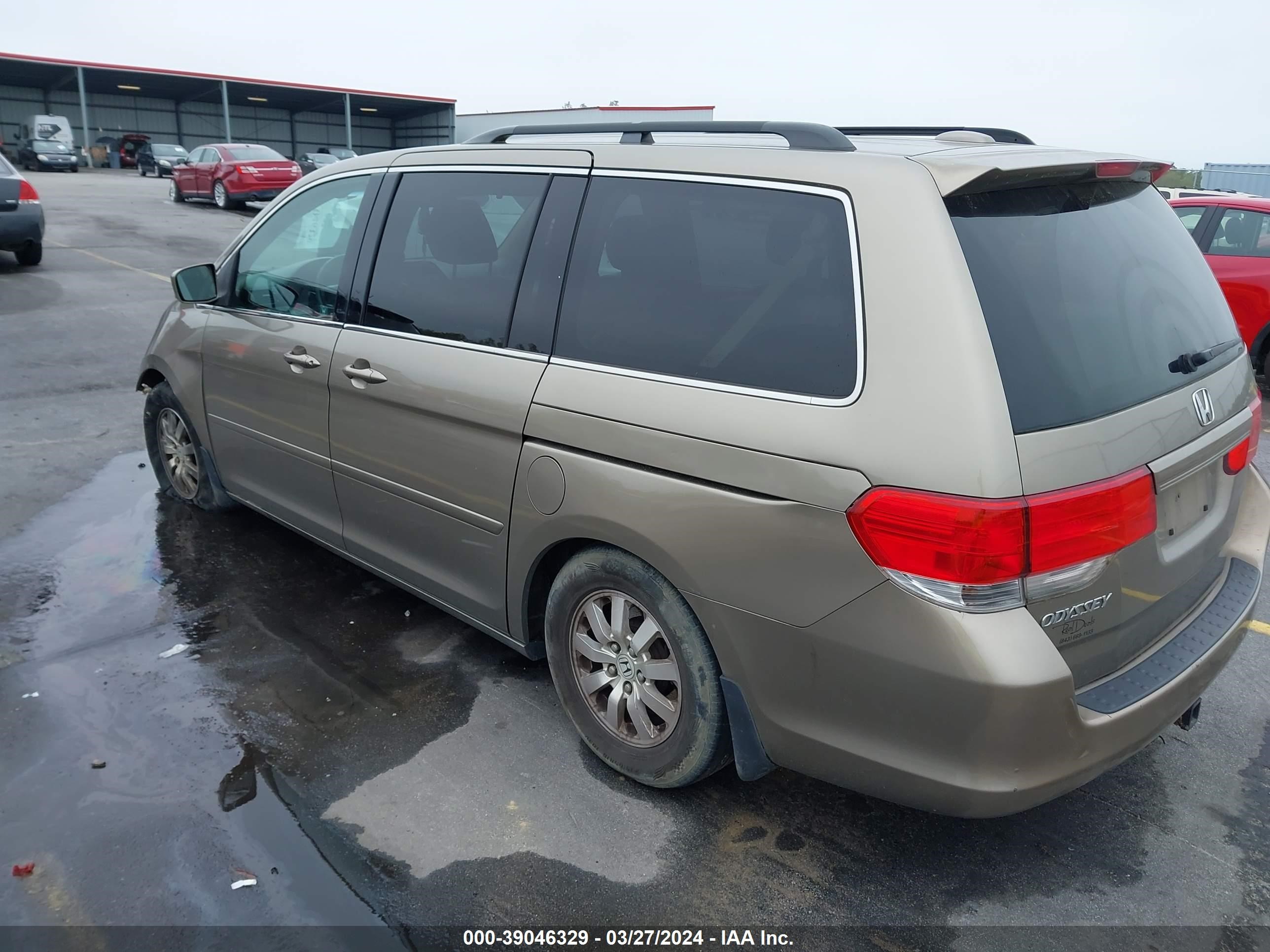 Photo 2 VIN: 5FNRL38628B402964 - HONDA ODYSSEY 