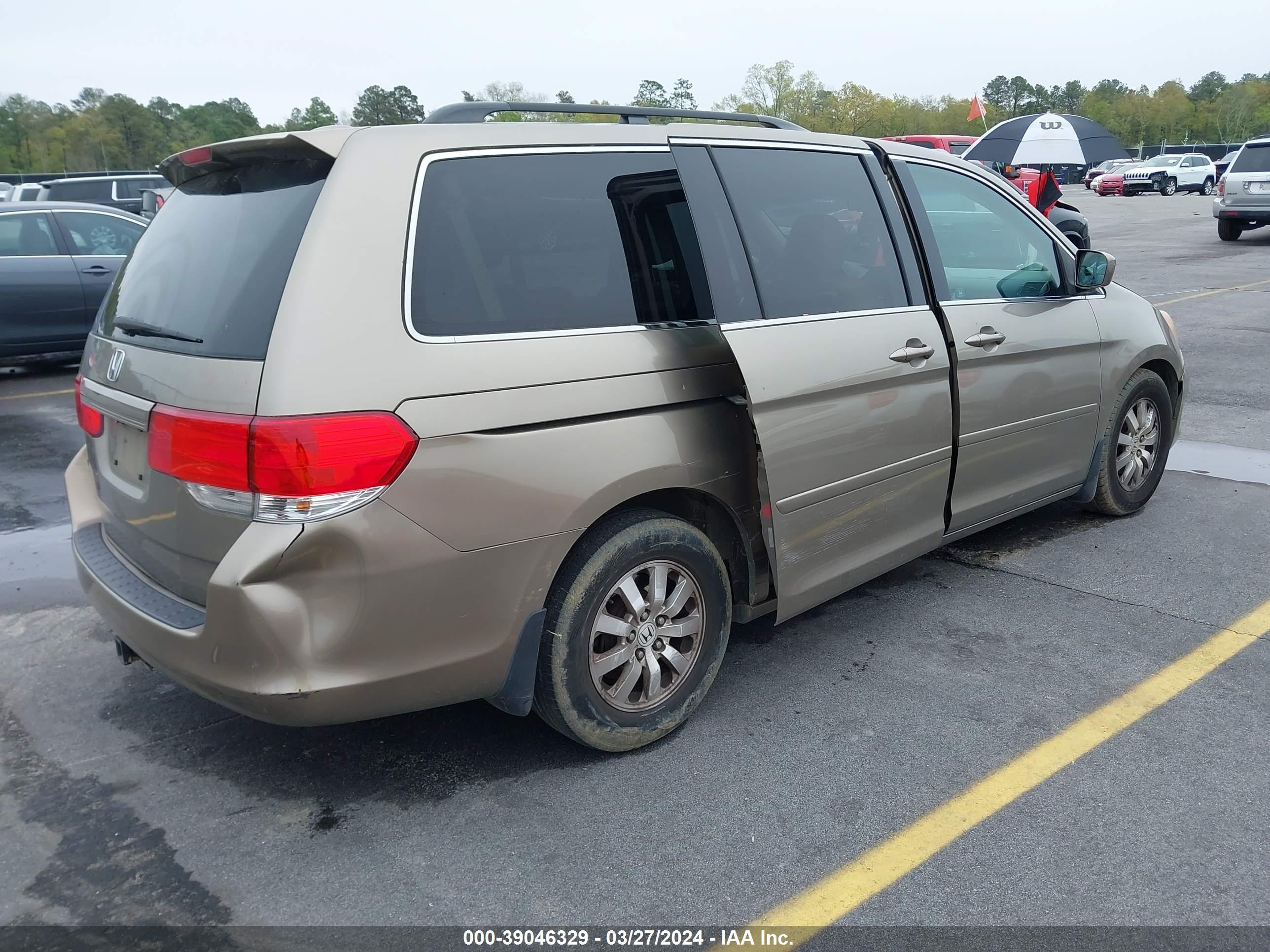 Photo 3 VIN: 5FNRL38628B402964 - HONDA ODYSSEY 