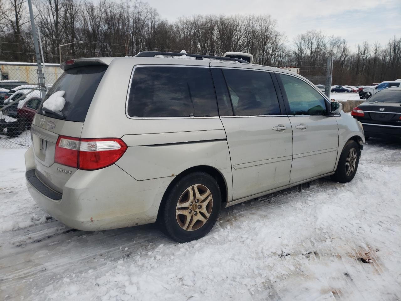 Photo 2 VIN: 5FNRL38635B413919 - HONDA ODYSSEY 