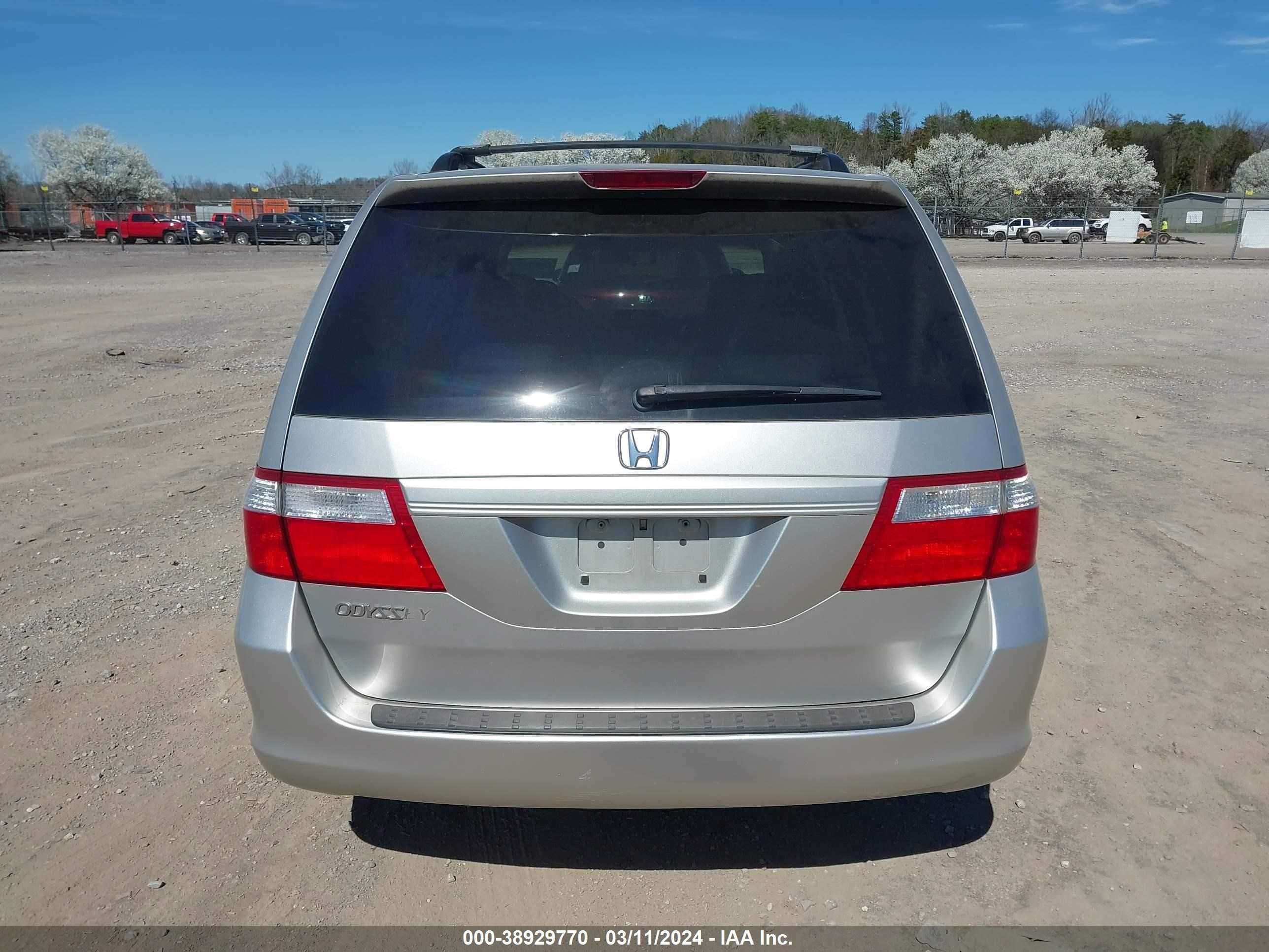 Photo 11 VIN: 5FNRL38637B409548 - HONDA ODYSSEY 