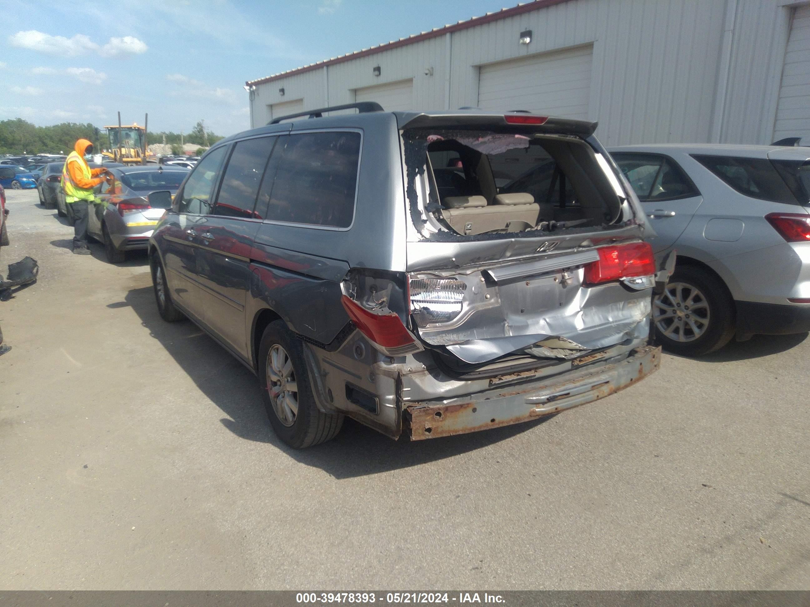 Photo 2 VIN: 5FNRL38638B103659 - HONDA ODYSSEY 