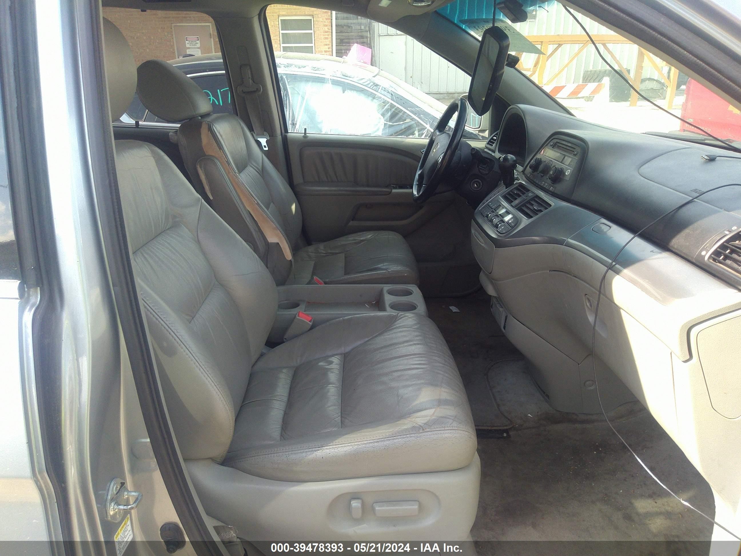 Photo 4 VIN: 5FNRL38638B103659 - HONDA ODYSSEY 