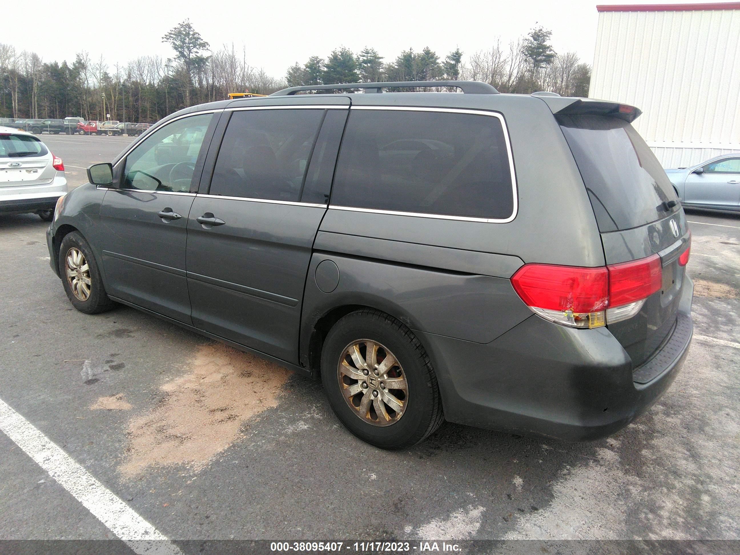 Photo 2 VIN: 5FNRL38638B109543 - HONDA ODYSSEY 