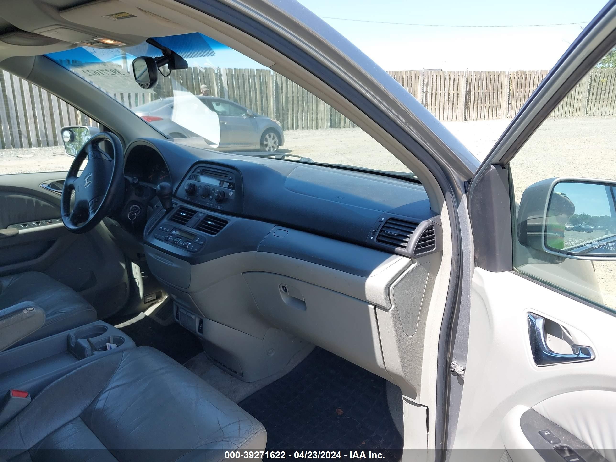 Photo 4 VIN: 5FNRL38646B020688 - HONDA ODYSSEY 