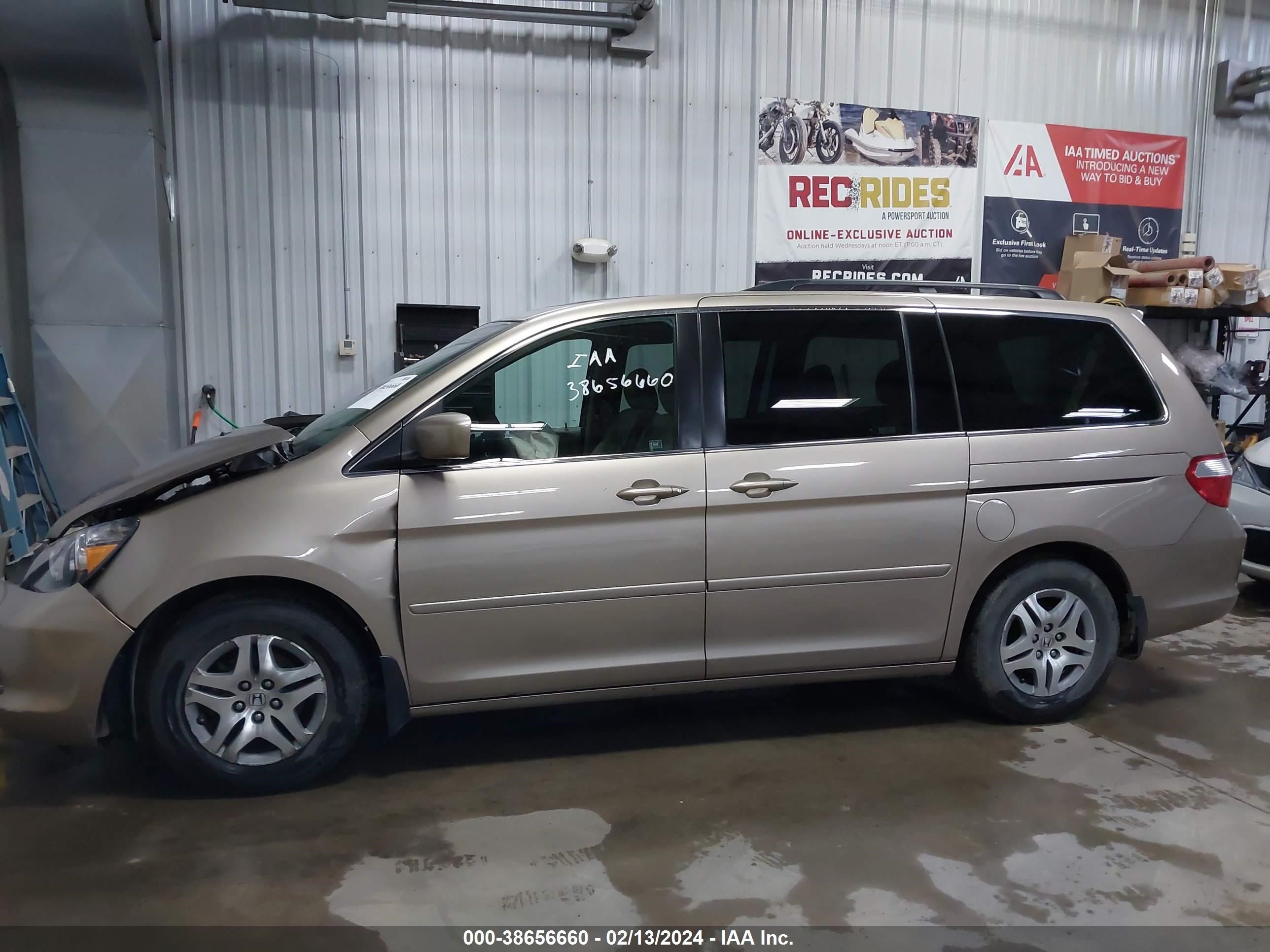 Photo 13 VIN: 5FNRL38647B405864 - HONDA ODYSSEY 