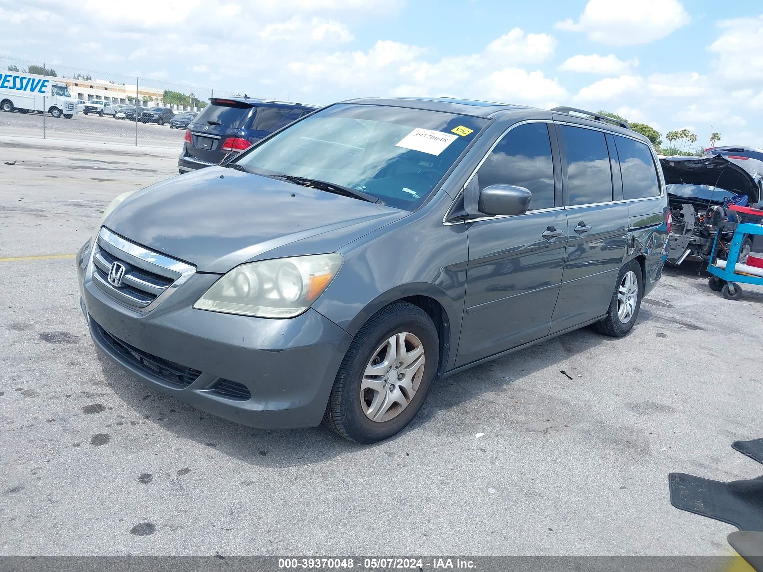 Photo 1 VIN: 5FNRL38647B448357 - HONDA ODYSSEY 