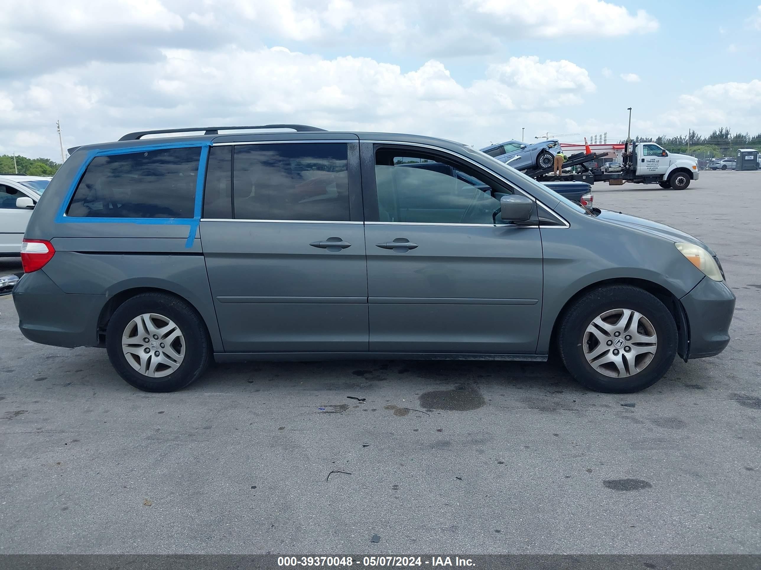 Photo 12 VIN: 5FNRL38647B448357 - HONDA ODYSSEY 