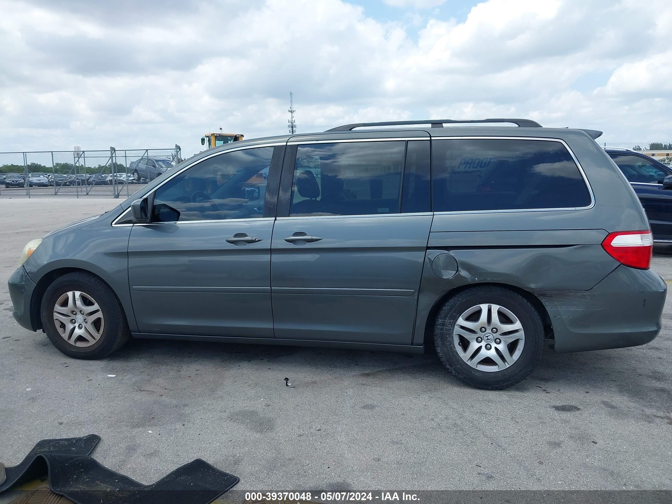 Photo 13 VIN: 5FNRL38647B448357 - HONDA ODYSSEY 